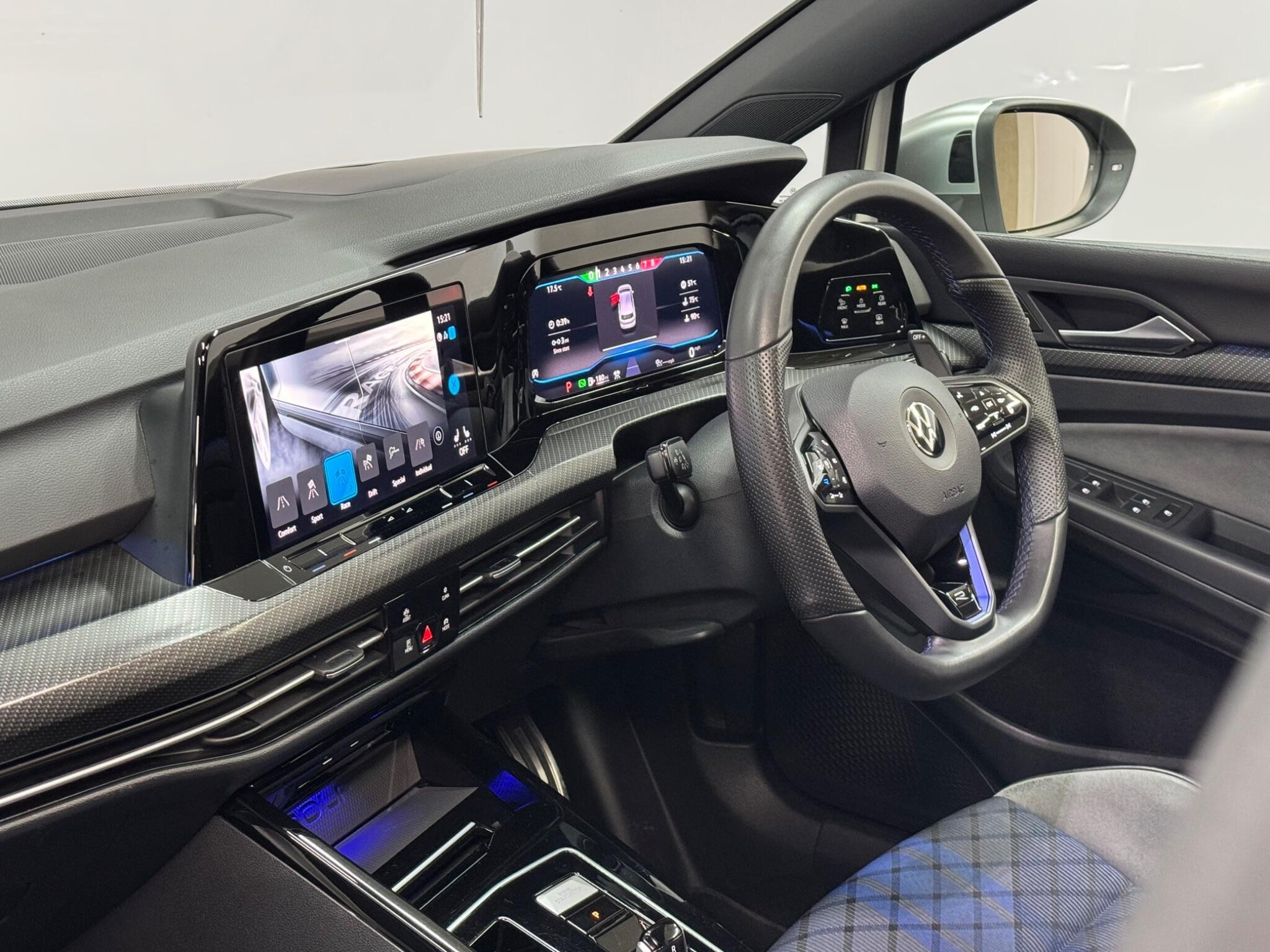 Volkswagen Golf — image 37 of 43