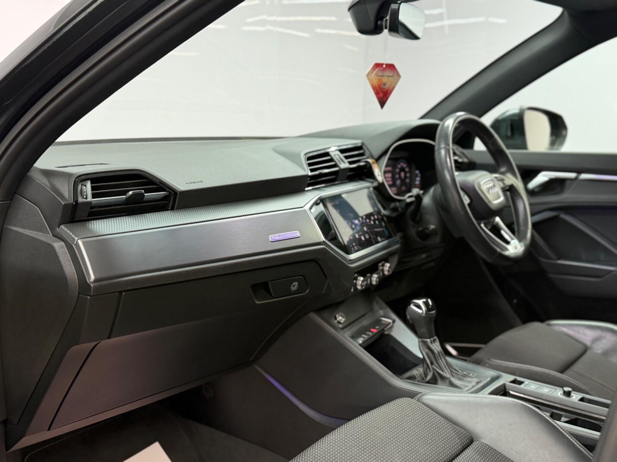 Audi Q3 — image 9 of 22