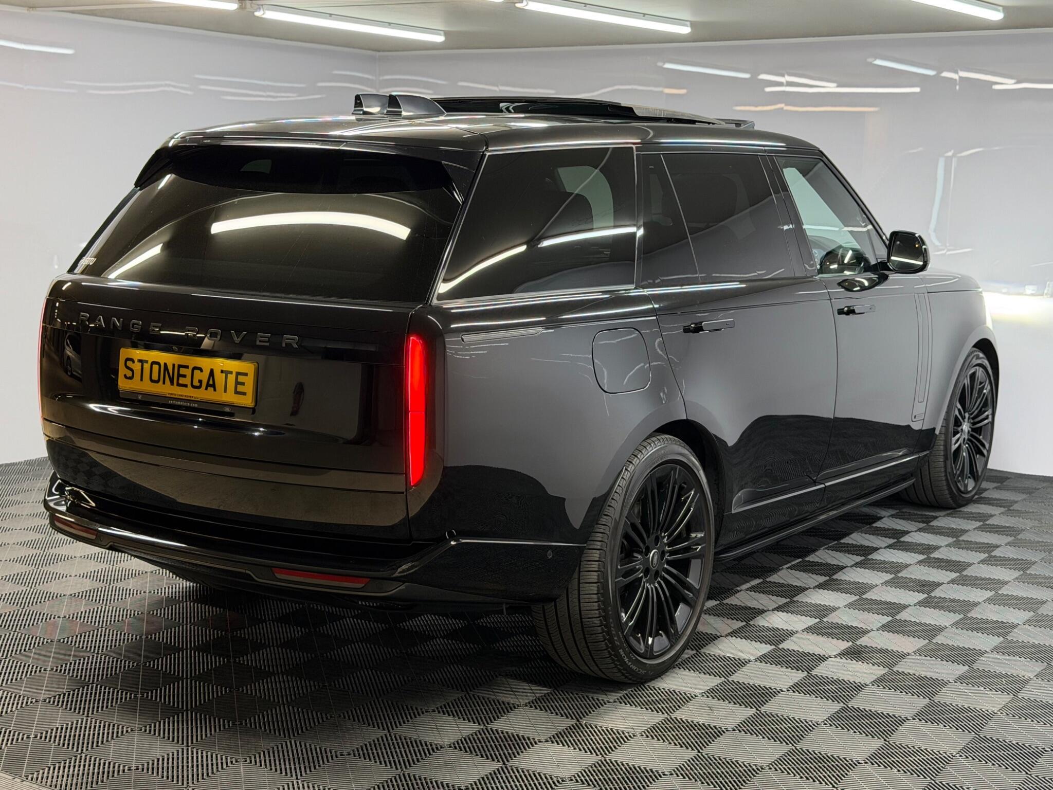 Land Rover Range Rover — image 8 of 41