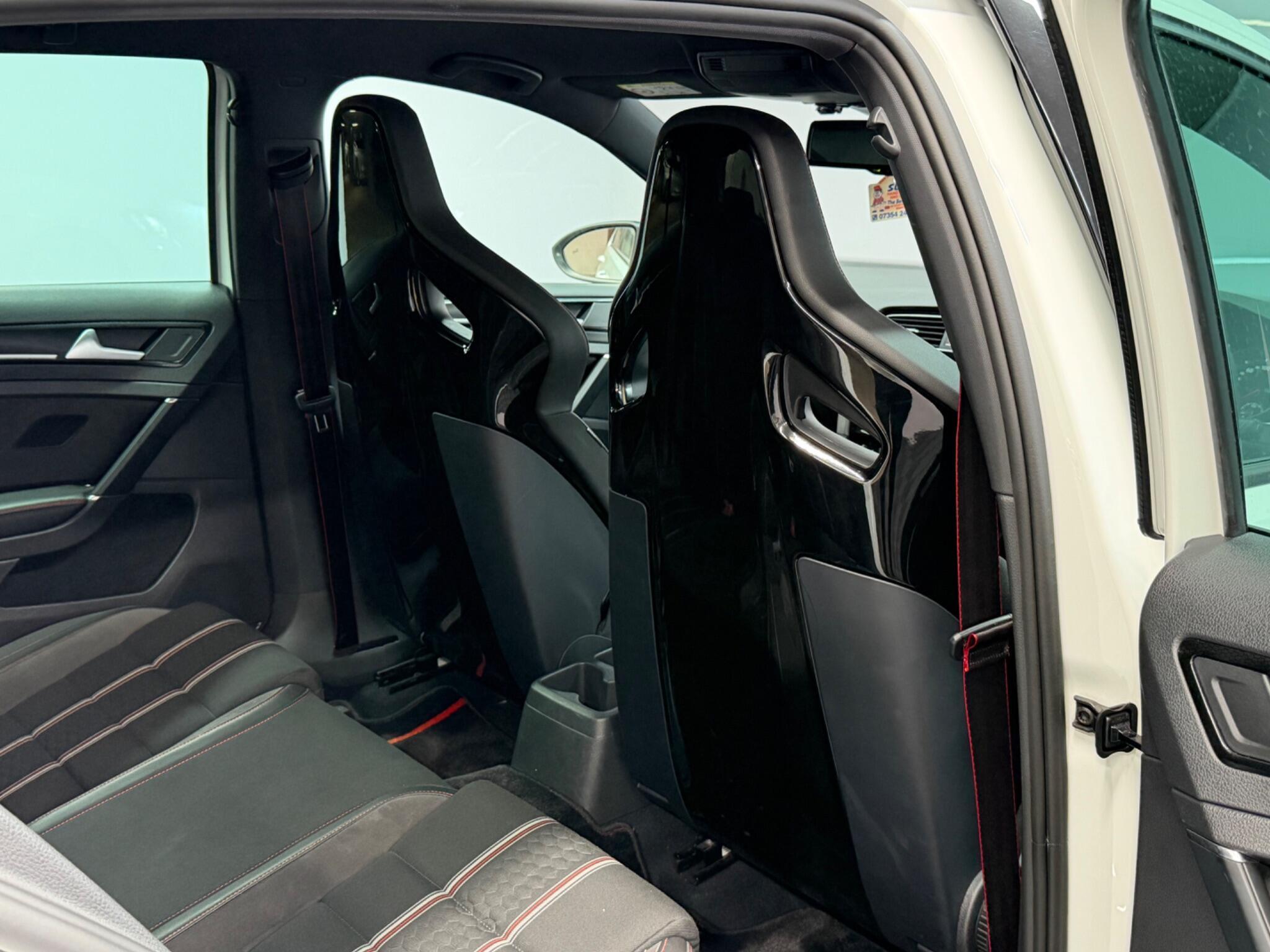 Volkswagen Golf — image 23 of 37