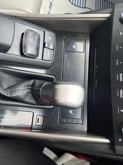 2013 Lexus IS 2.5 300h Luxury Saloon 4dr Petrol Hybrid E-CVT Euro 5 (s/s) (223 ps) - Image 8
