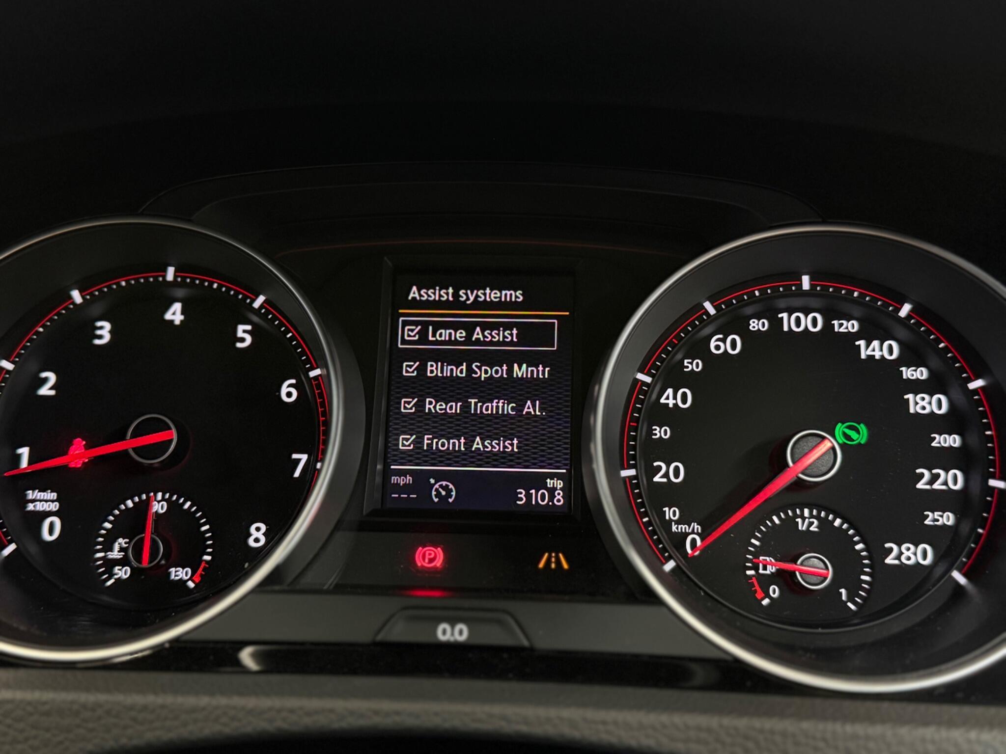 Volkswagen Golf — image 29 of 37