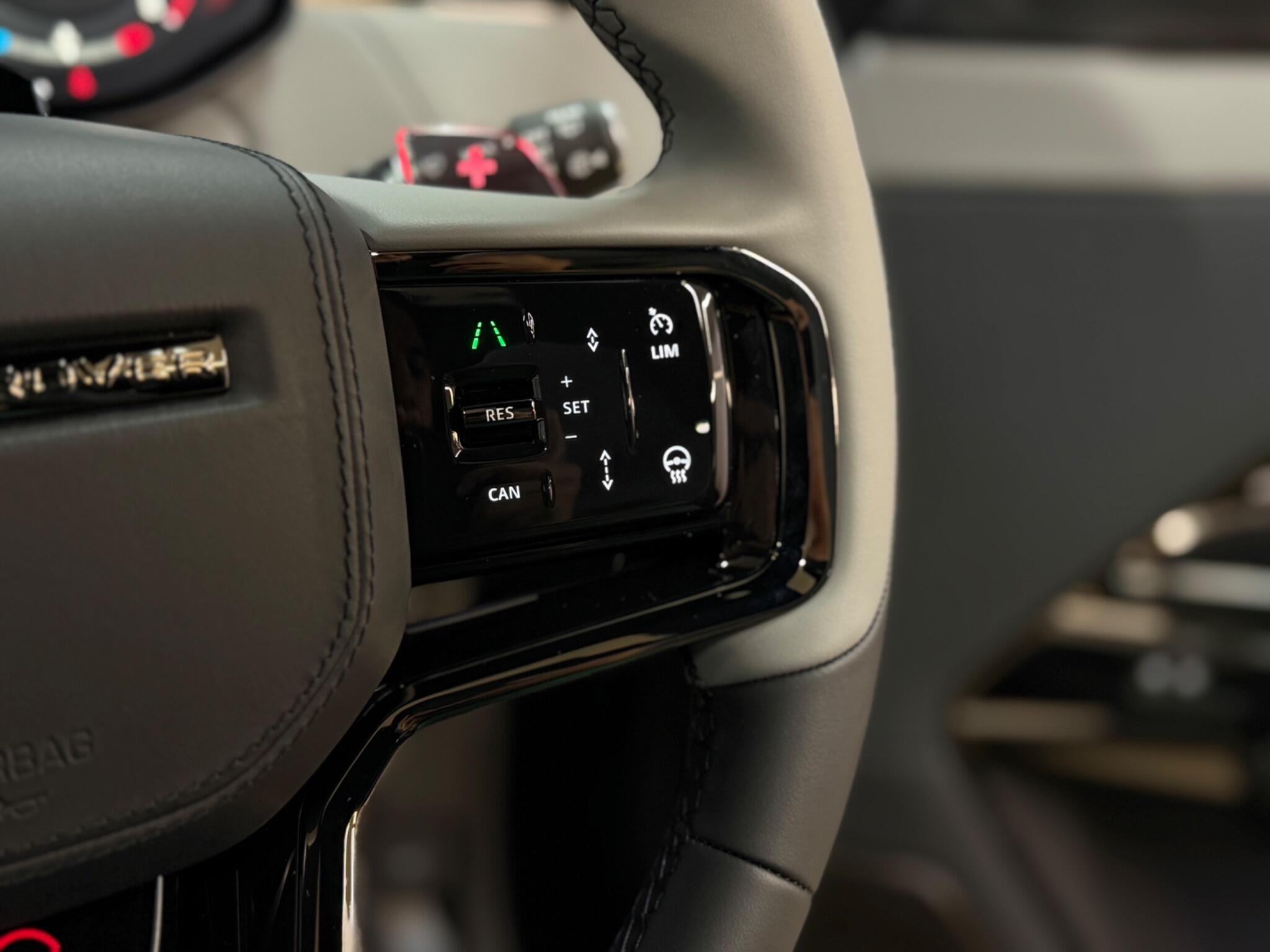 Land Rover Range Rover Sport — image 26 of 42