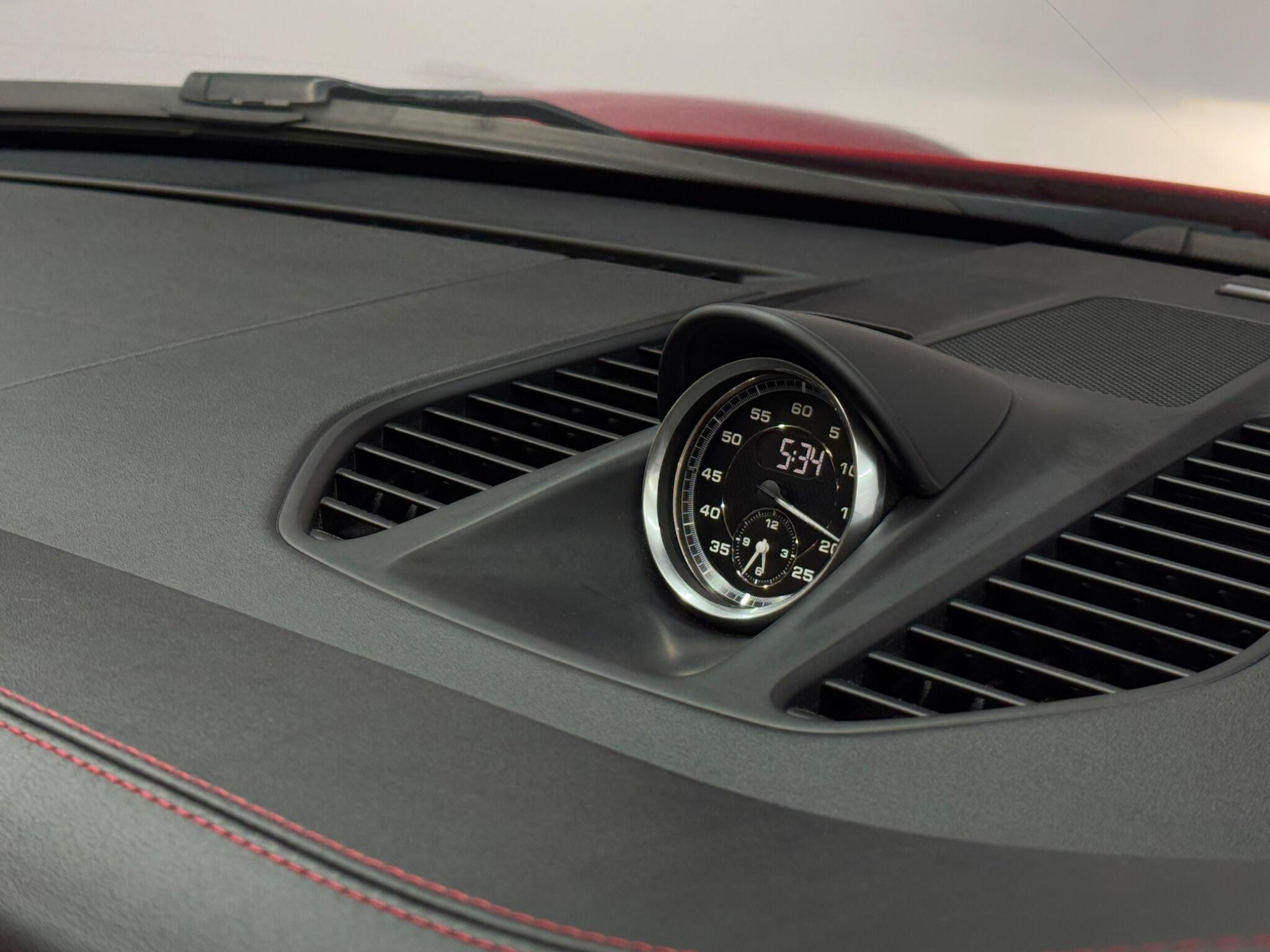 Porsche 911 — image 30 of 38