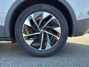 2025 Volkswagen ID.4 Pro 77kWh Style SUV 5dr Electric Auto (286 ps) - Image 8