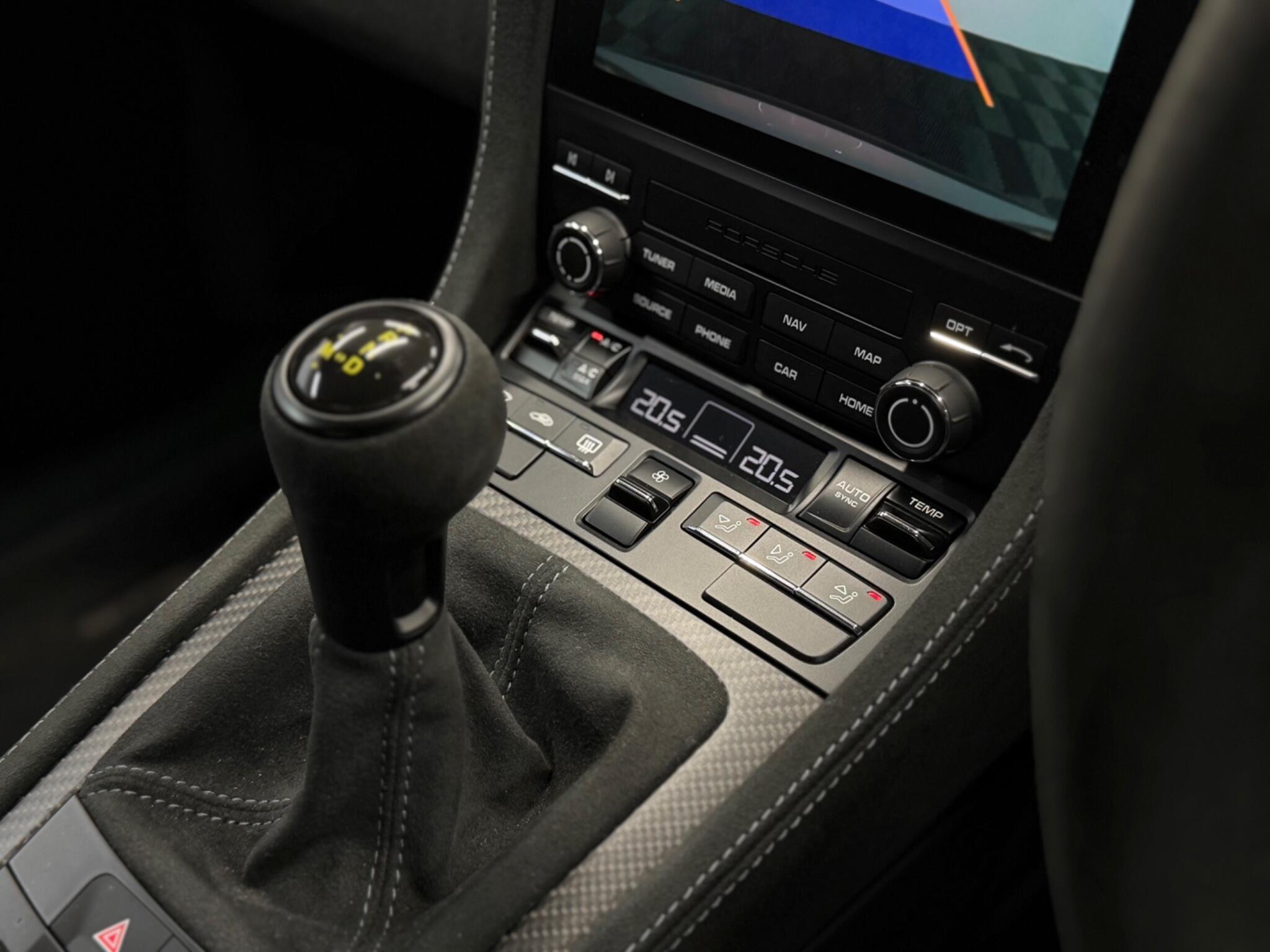 Porsche 718 Cayman — image 45 of 48