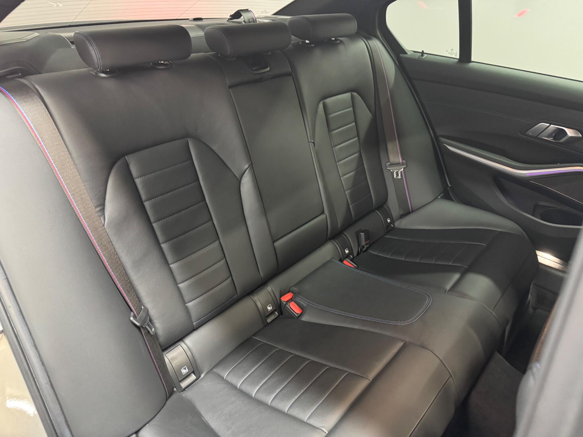 BMW 3 Series — image 23 of 41
