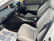 2013 Lexus IS 2.5 300h Luxury Saloon 4dr Petrol Hybrid E-CVT Euro 5 (s/s) (223 ps) - Image 3