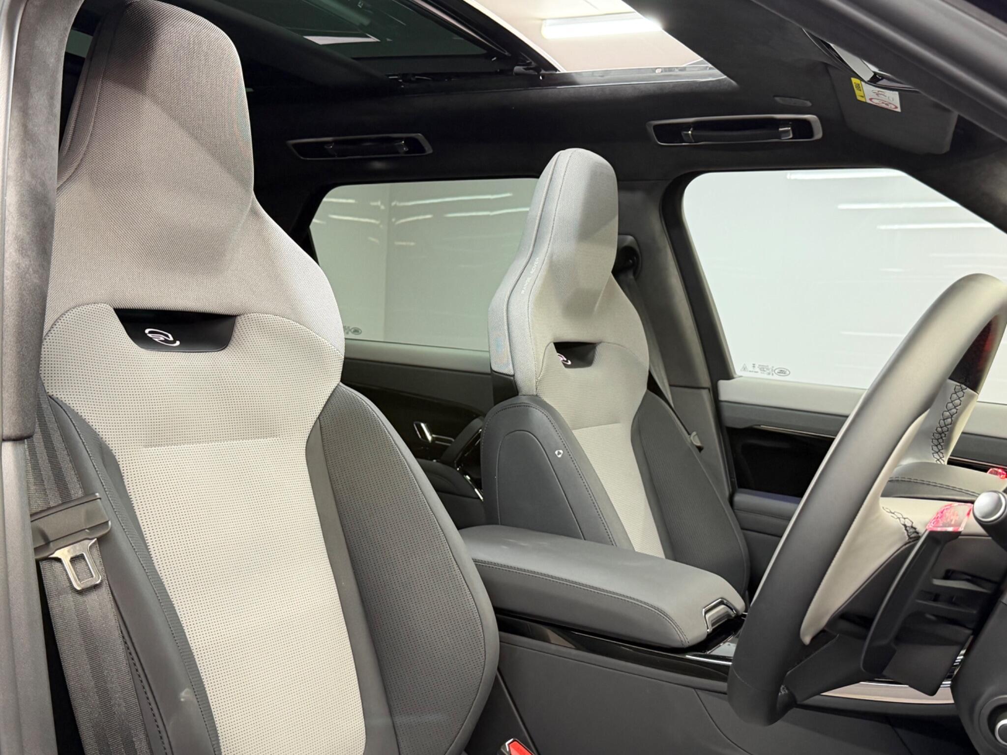 Land Rover Range Rover Sport — image 13 of 42