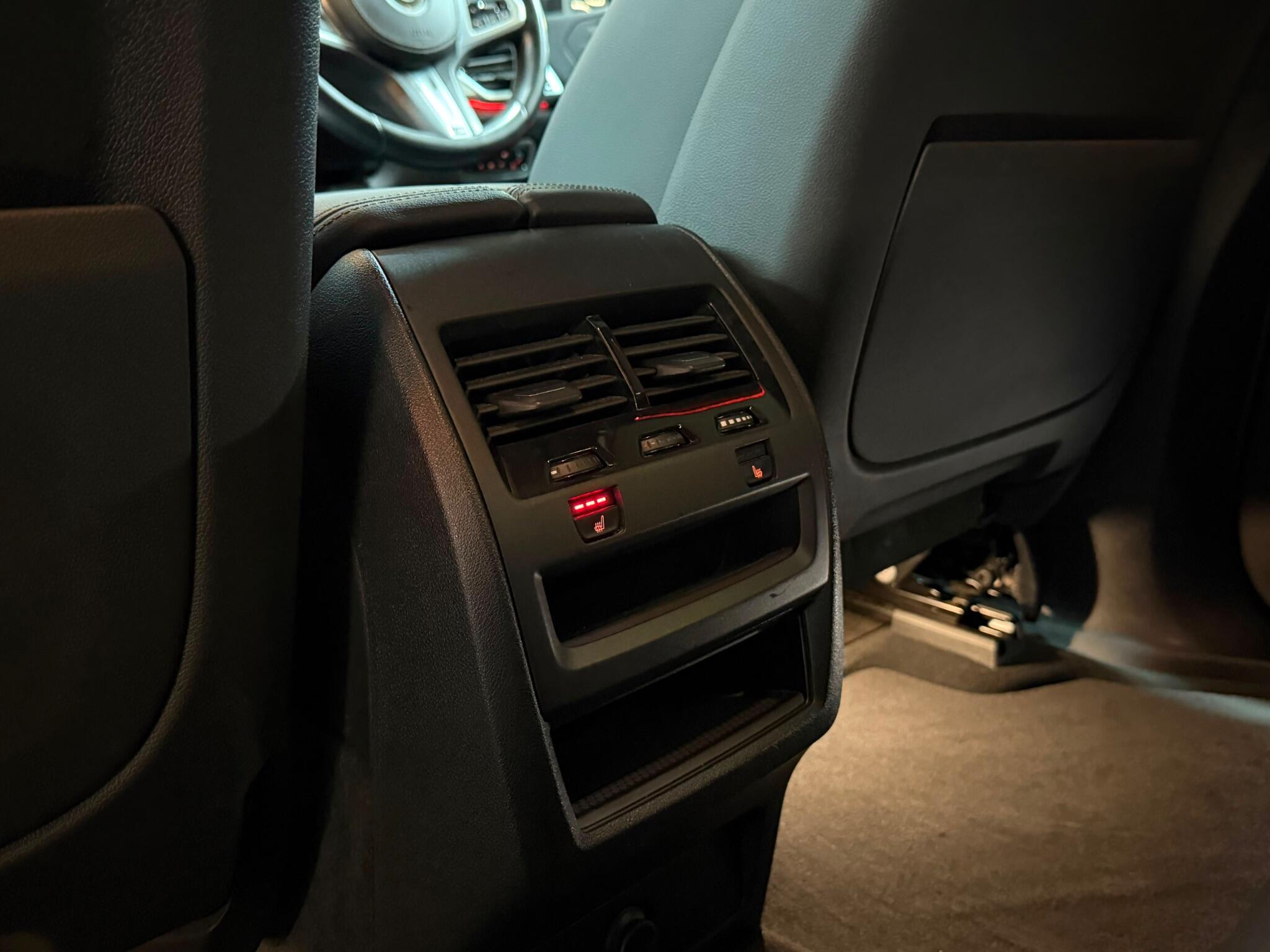 BMW X5 — image 31 of 39
