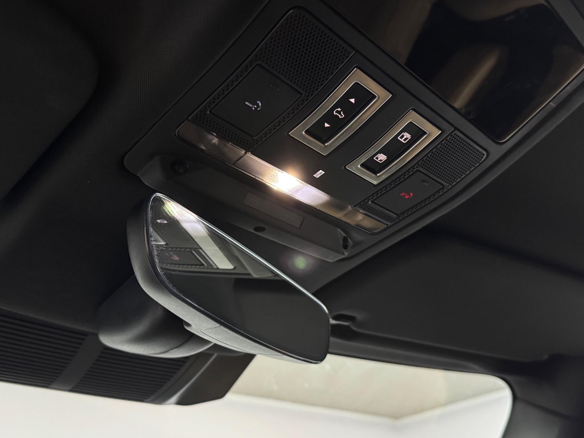 Land Rover Defender 110 — image 29 of 41