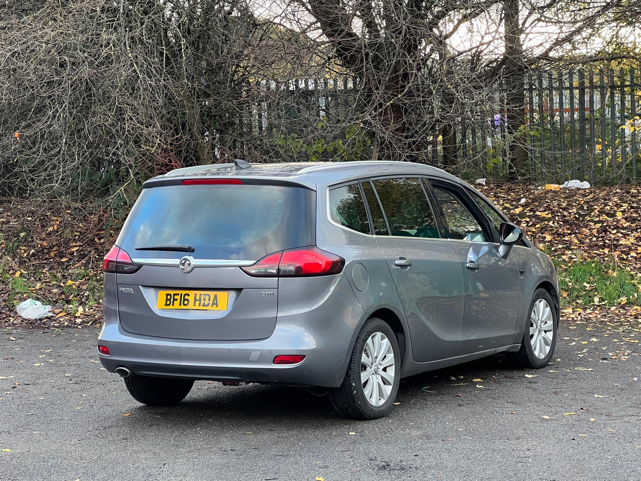 2016 Vauxhall Zafira Tourer 2.0 CDTi SE MPV 5dr Diesel Auto Euro 6 (170 ps)