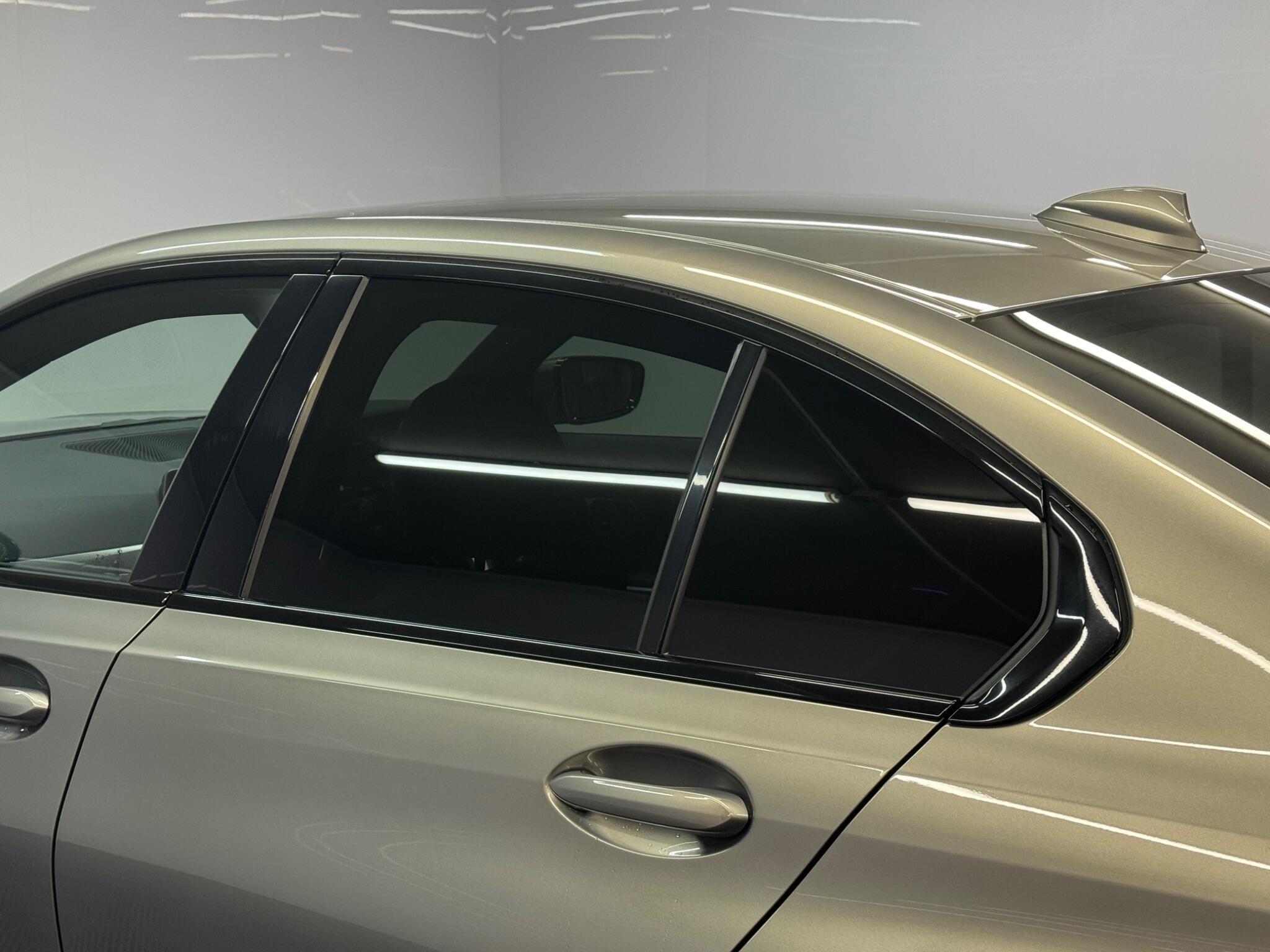 BMW 3 Series — image 15 of 41