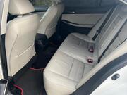 2013 Lexus IS 2.5 300h Luxury Saloon 4dr Petrol Hybrid E-CVT Euro 5 (s/s) (223 ps) - Image 4