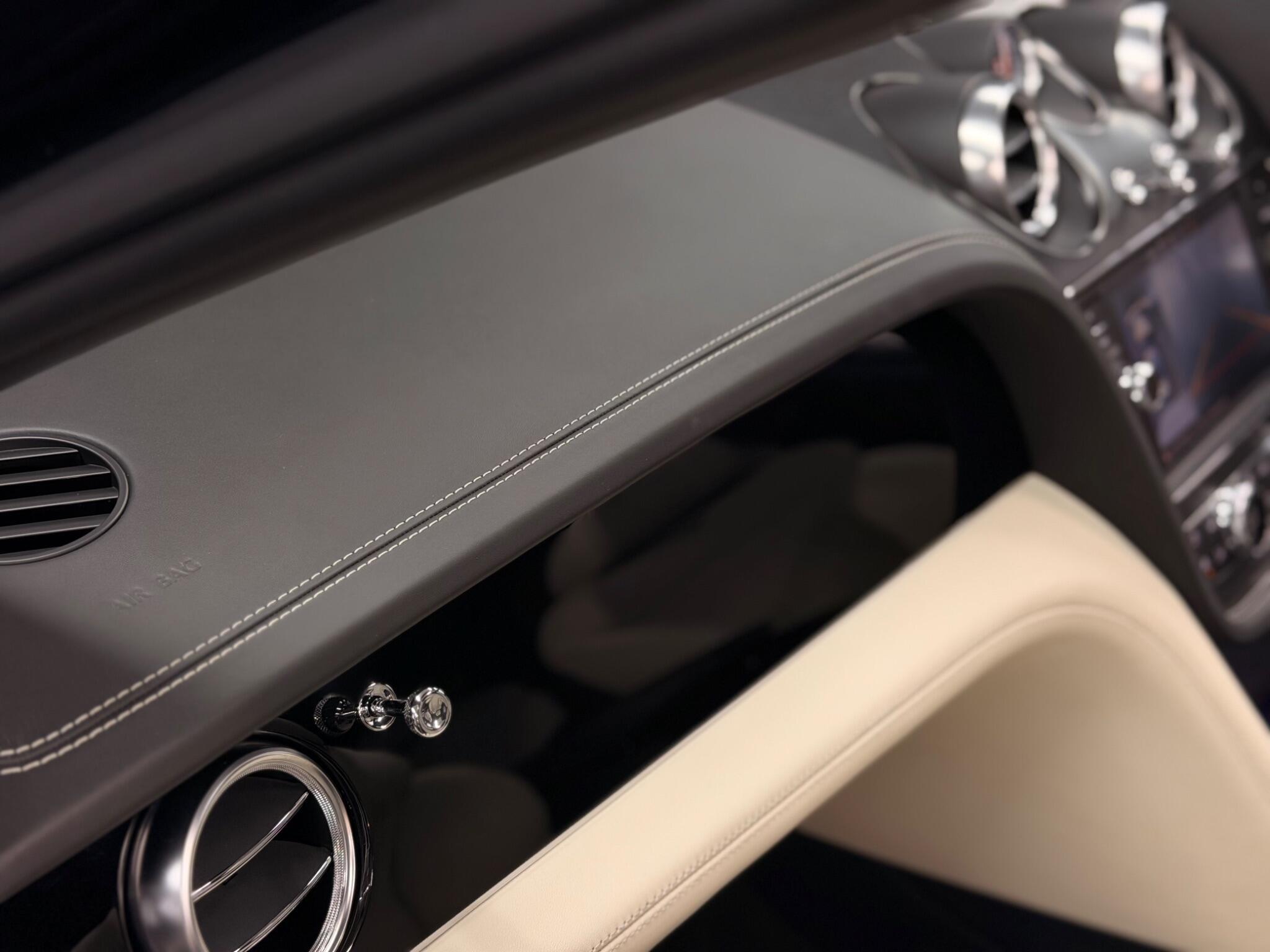 Bentley Bentayga — image 49 of 54