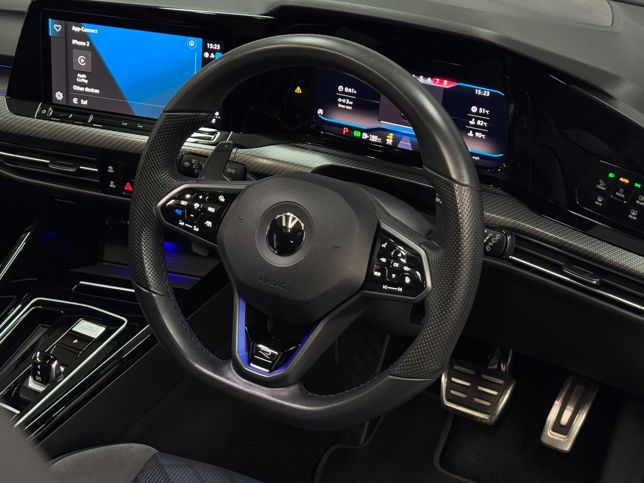 Volkswagen Golf — image 28 of 43