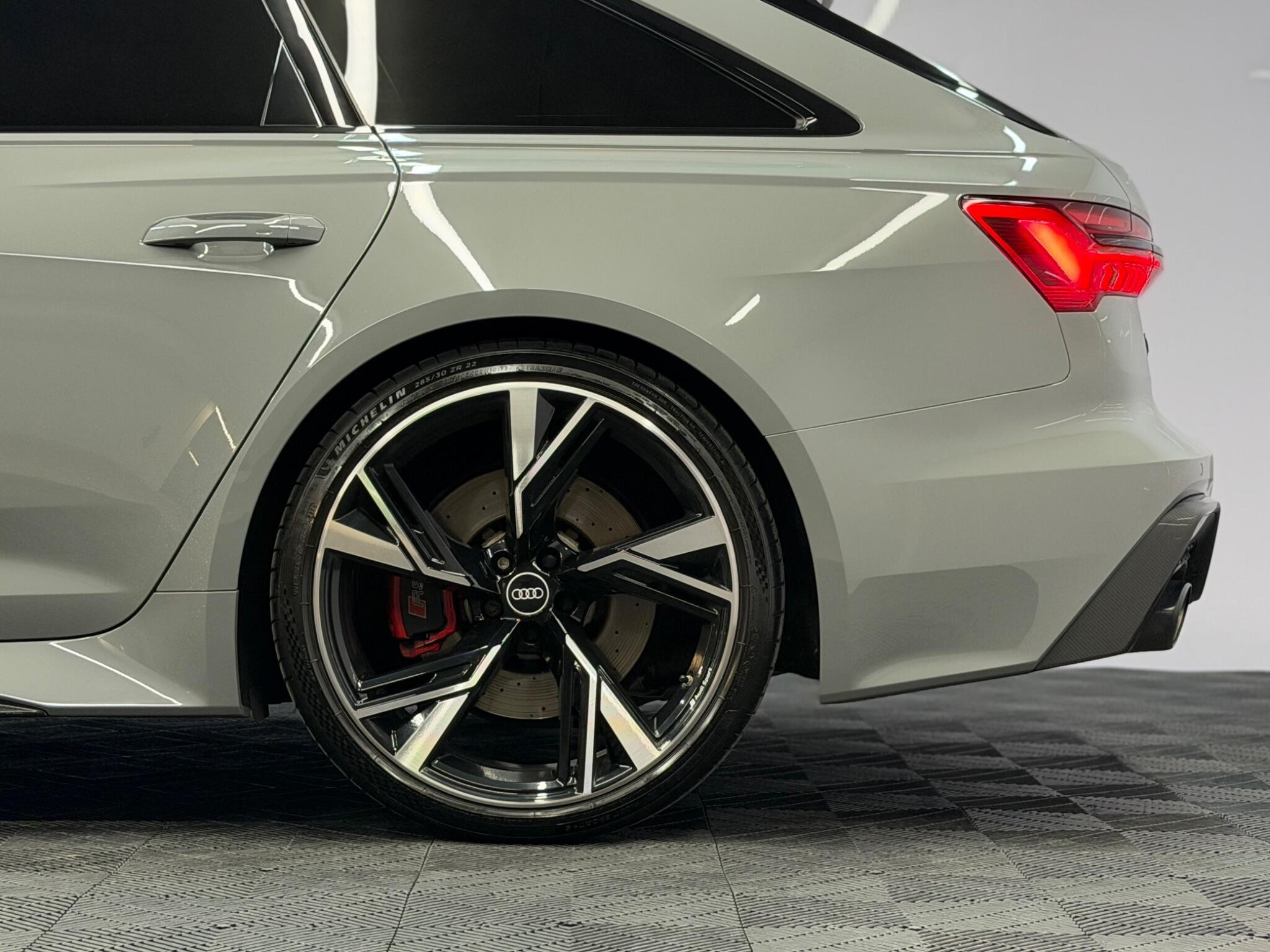 Audi RS6 Avant — image 11 of 51