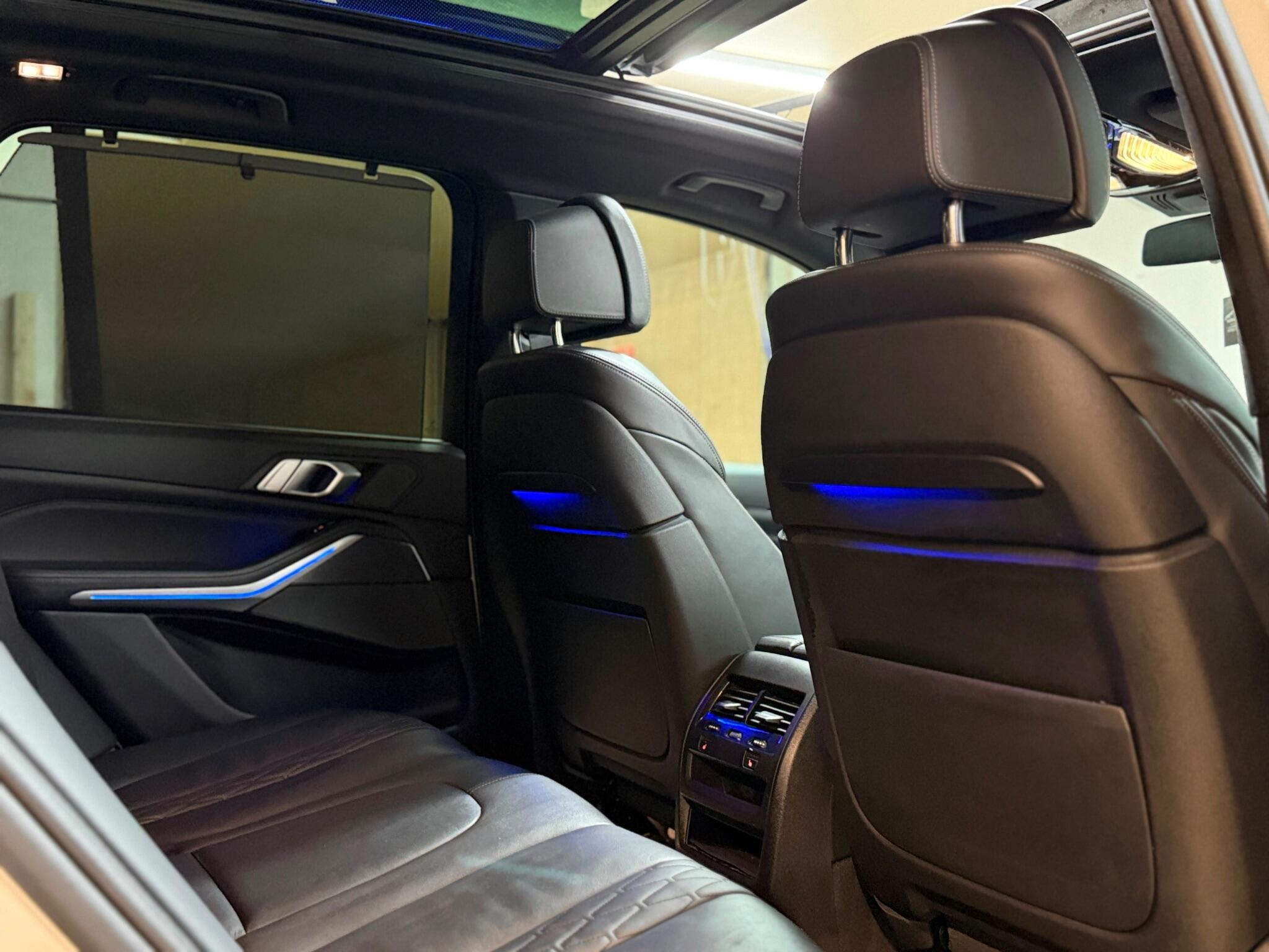 BMW X5 — image 13 of 30