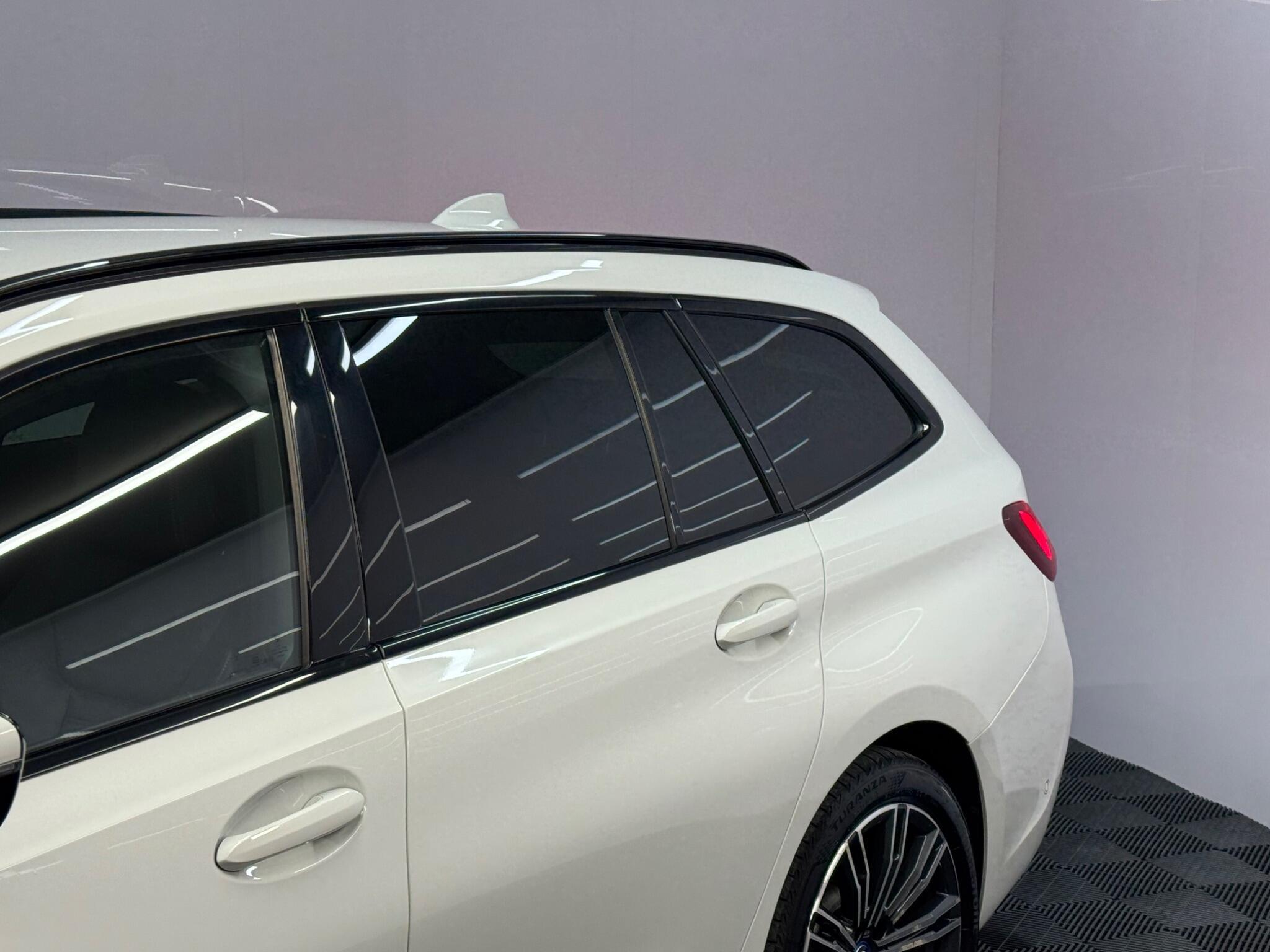 BMW 3 Series — image 13 of 38