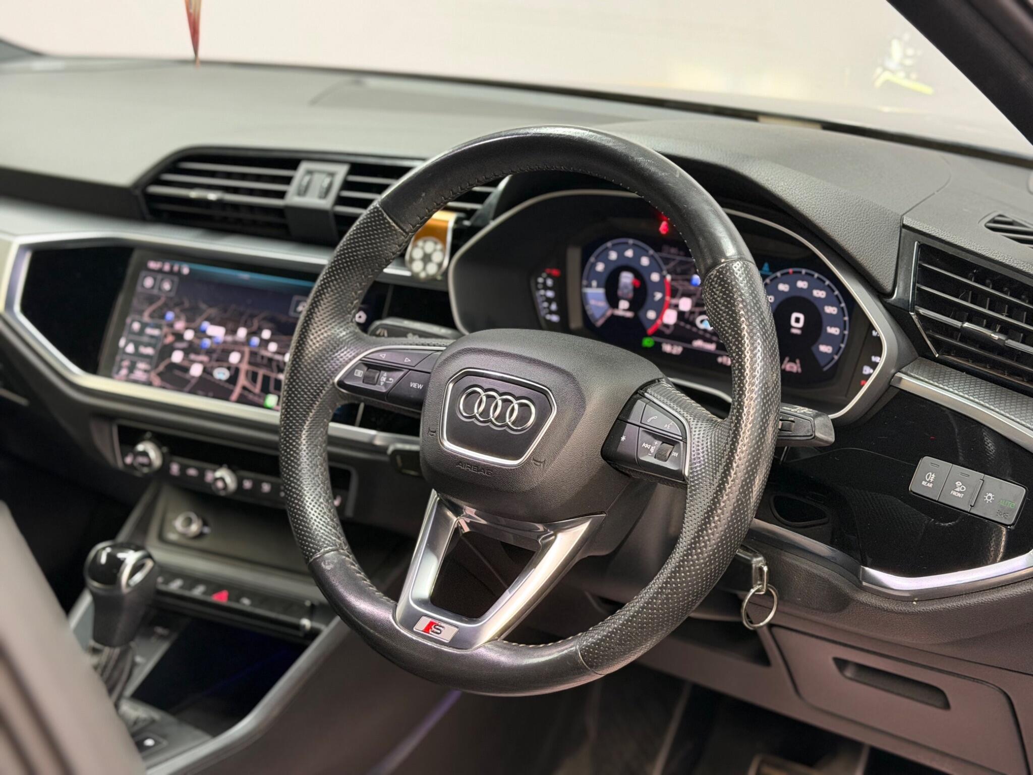 Audi Q3 — image 8 of 22