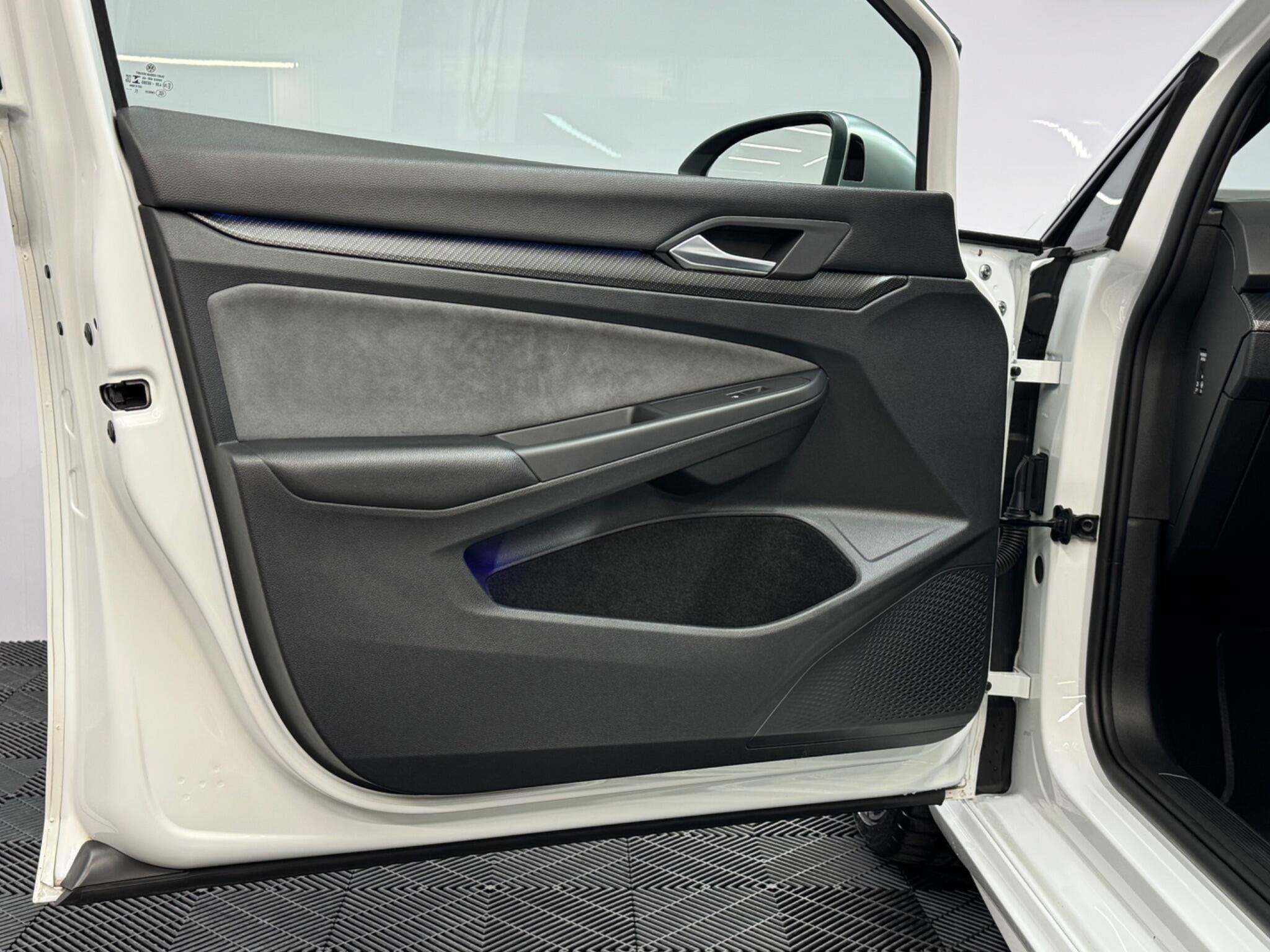 Volkswagen Golf — image 35 of 43