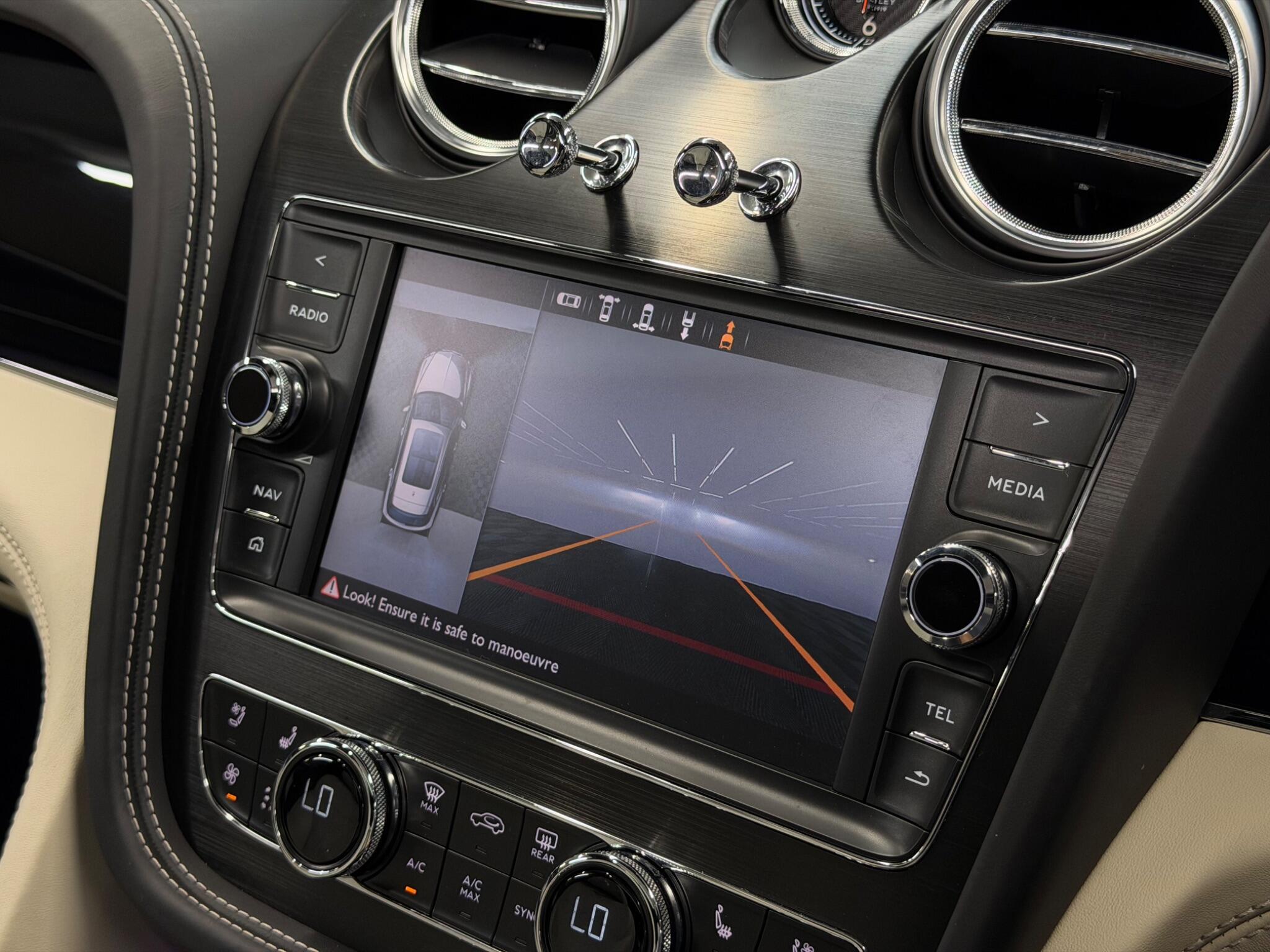 Bentley Bentayga — image 31 of 54