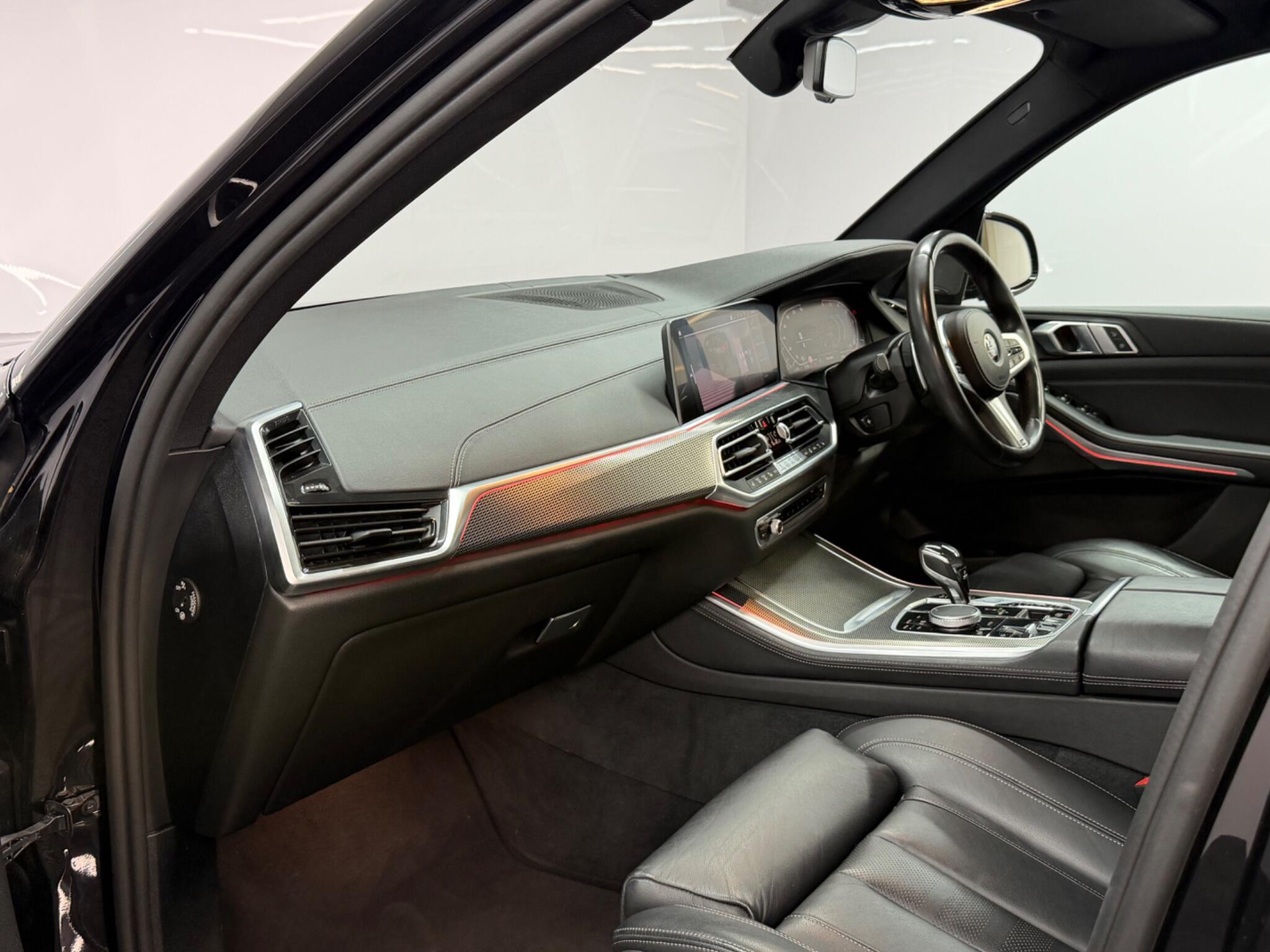 BMW X5 — image 26 of 39