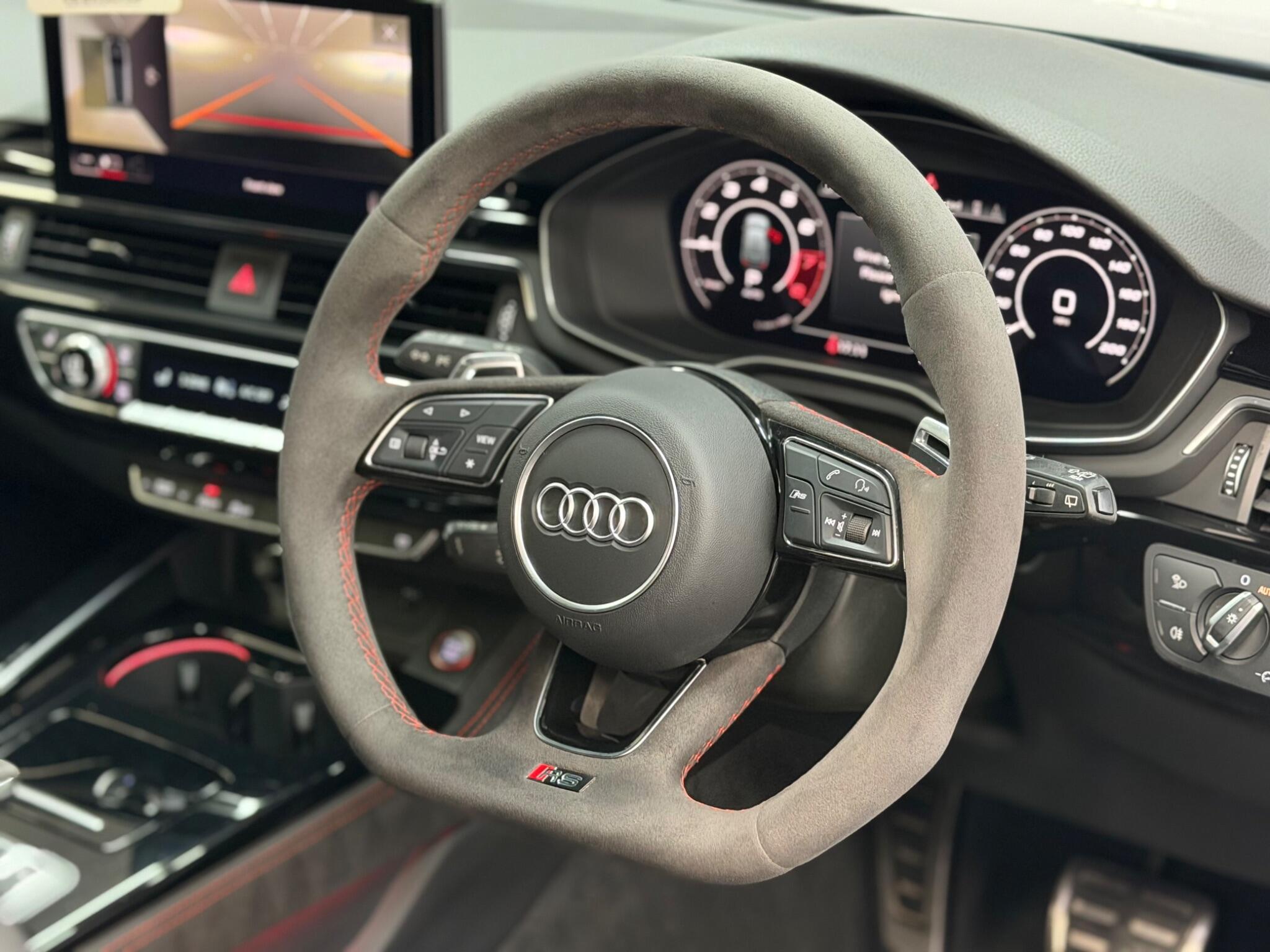 Audi RS4 Avant — image 27 of 41