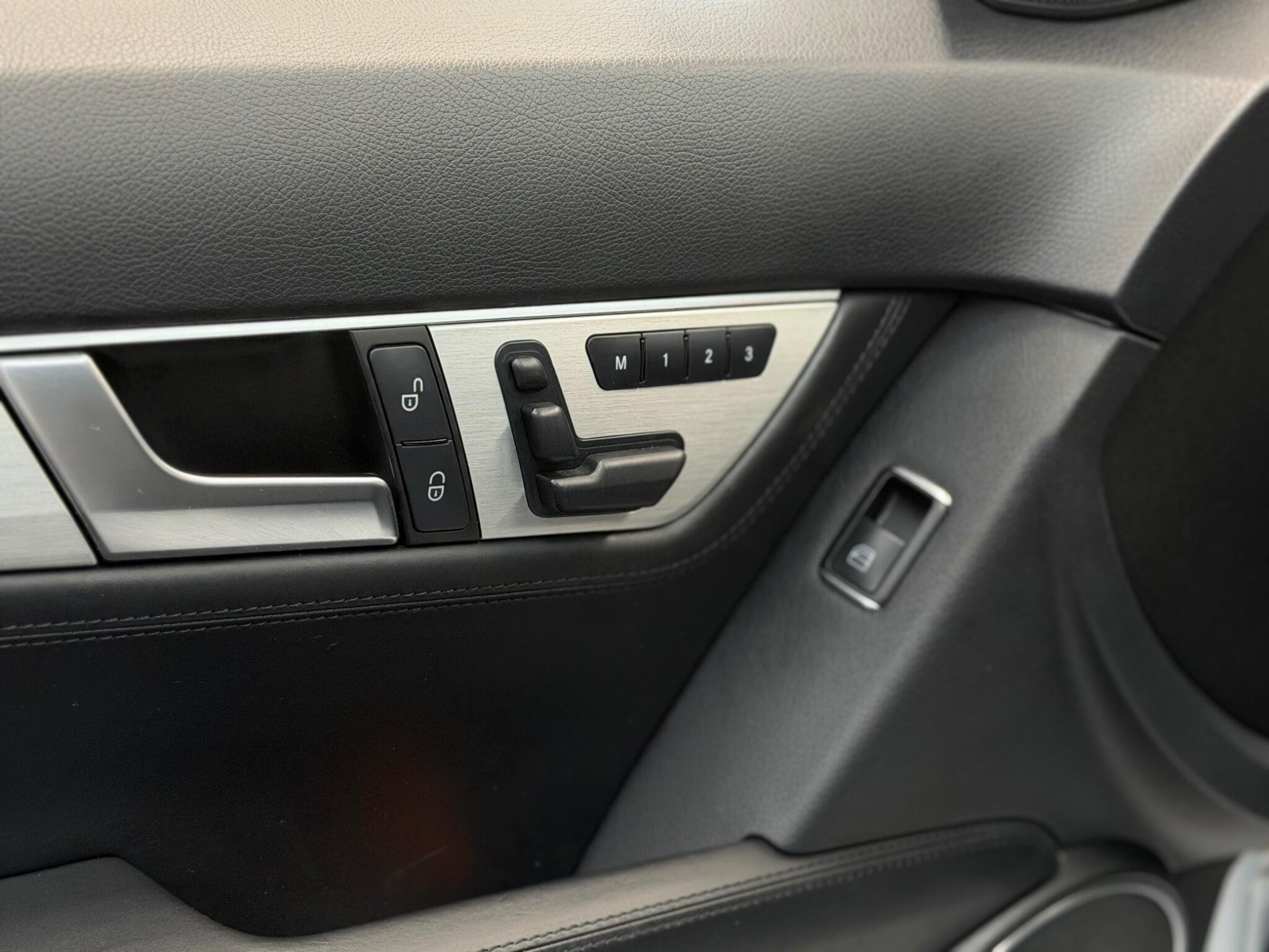 Mercedes-Benz C Class — image 24 of 32