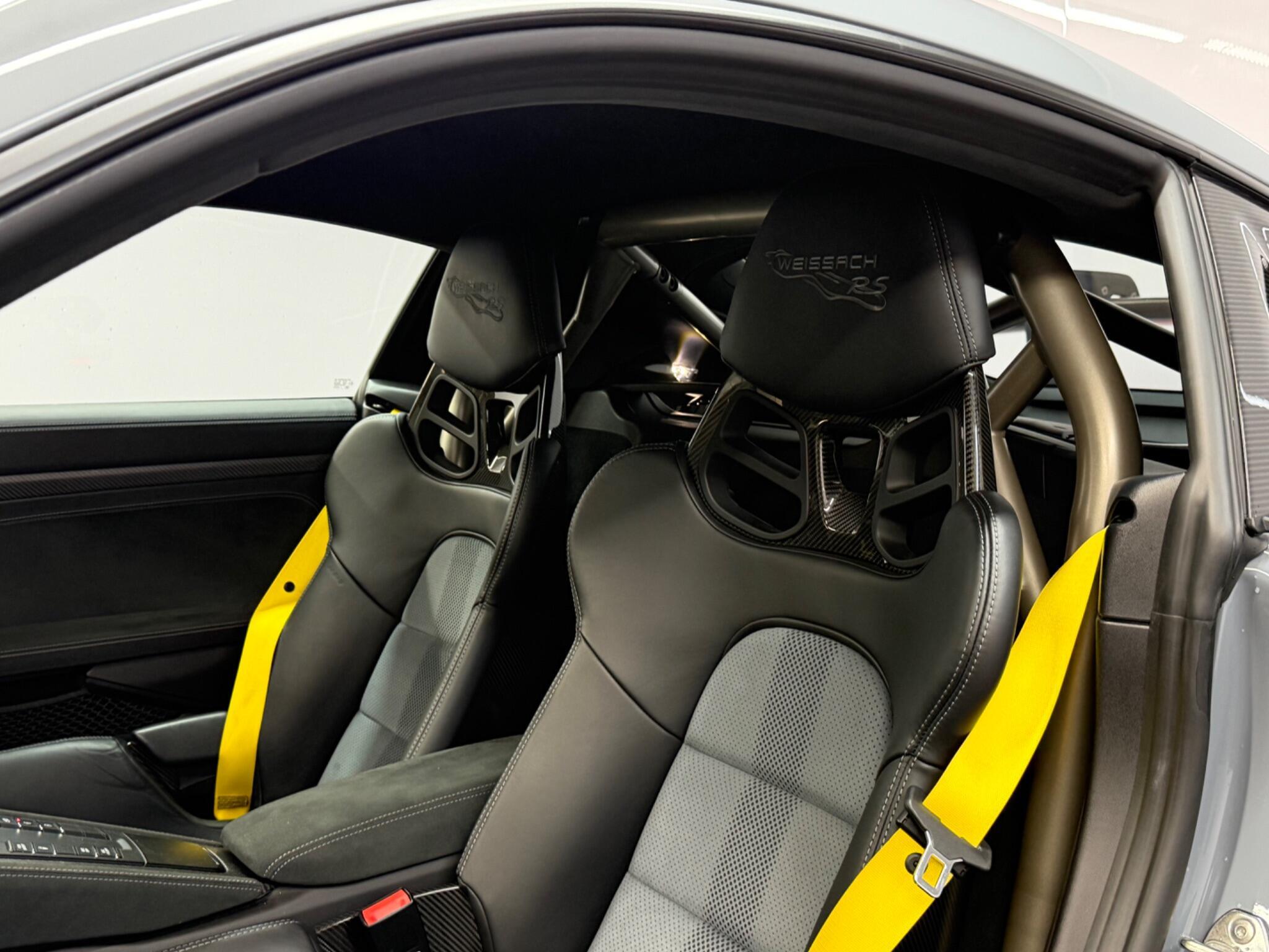 Porsche 718 Cayman — image 26 of 48