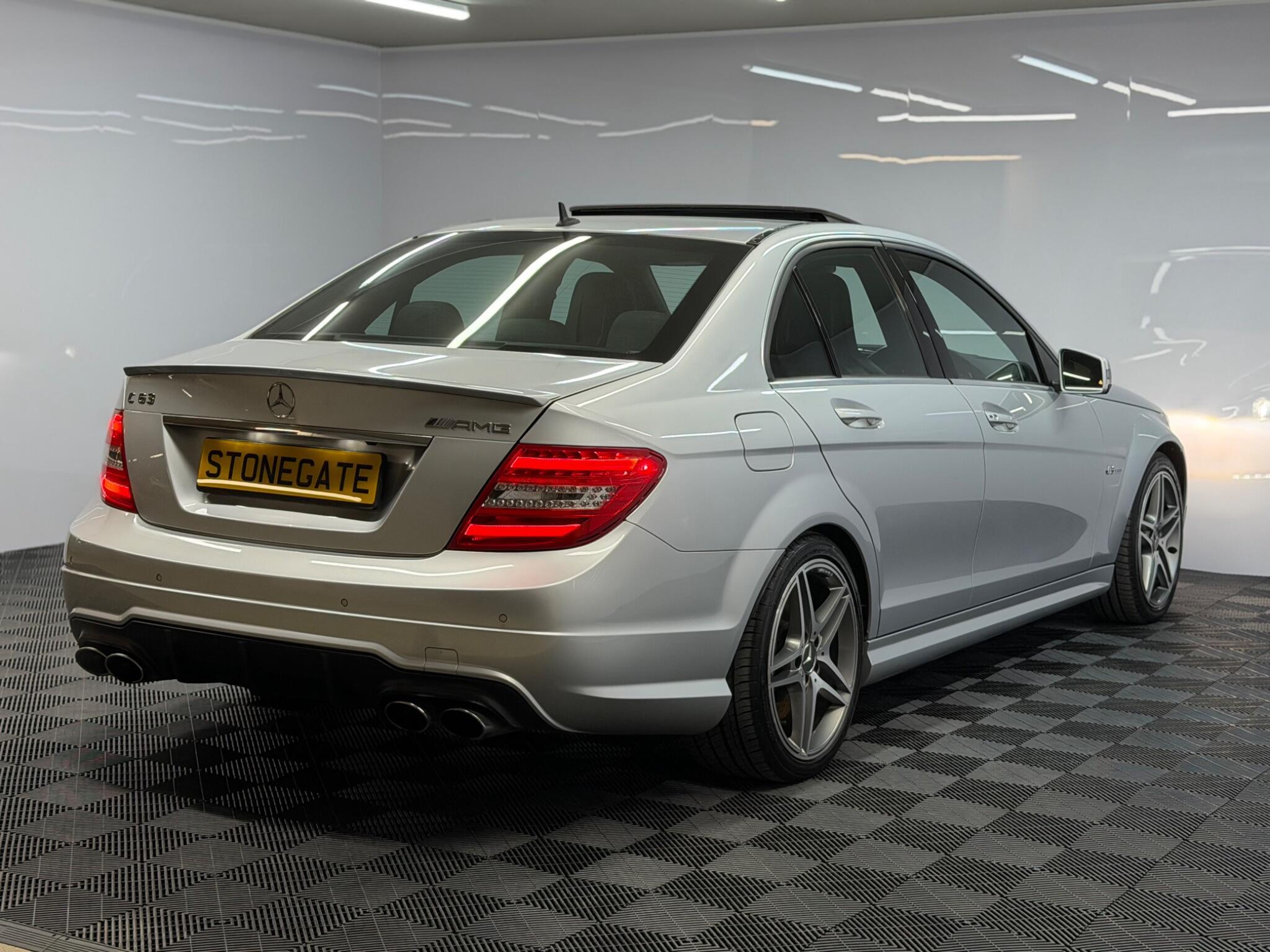 Mercedes-Benz C Class — image 9 of 32