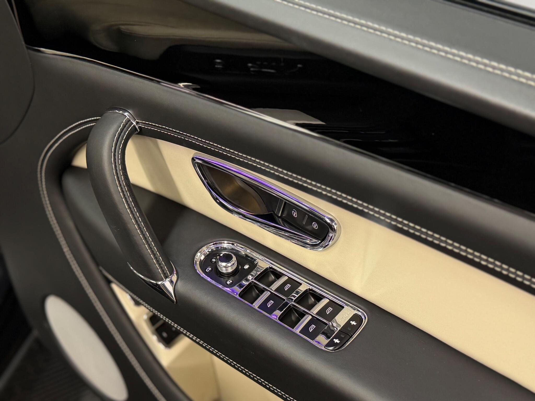 Bentley Bentayga — image 43 of 54