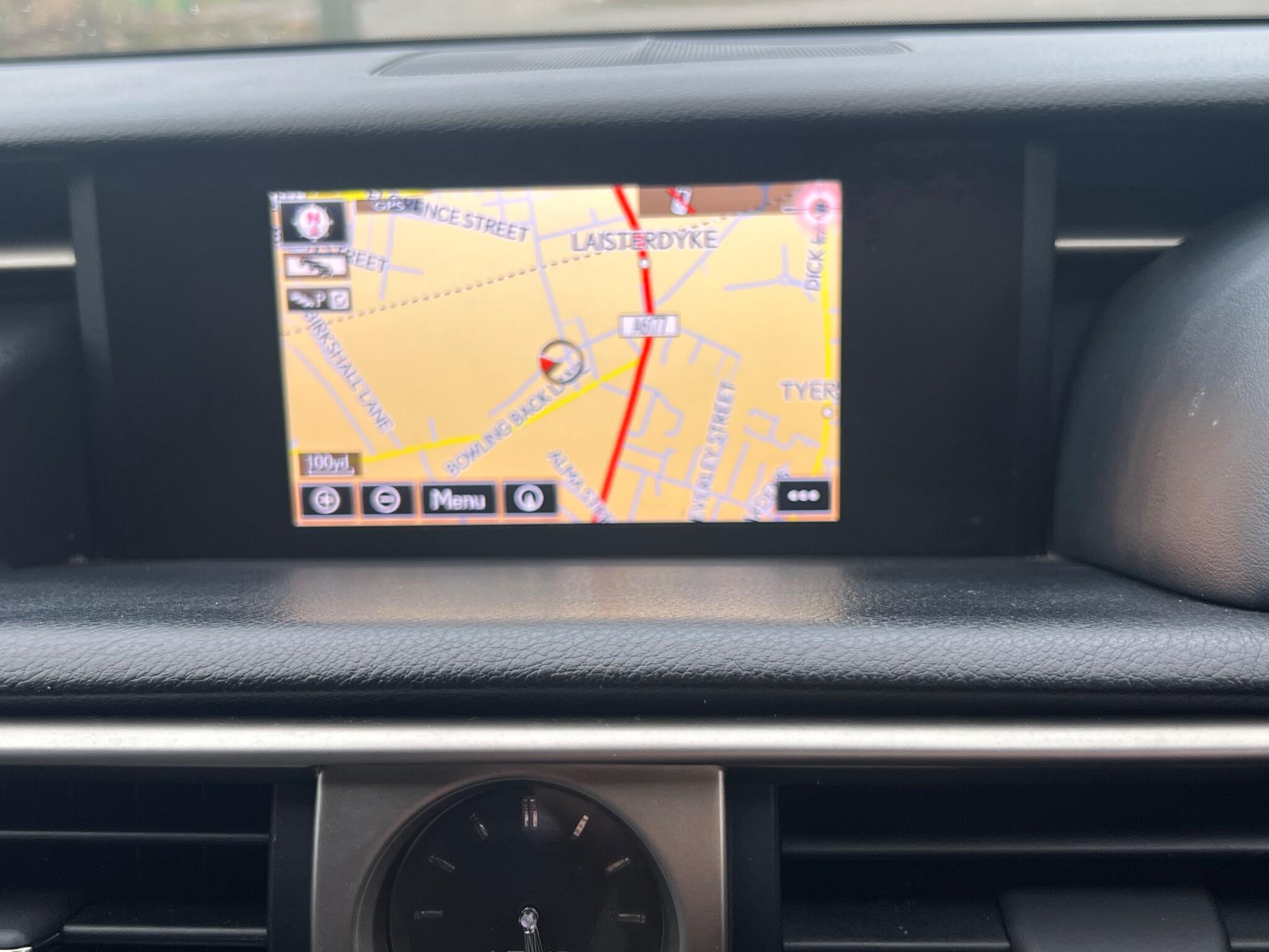 2013 Lexus IS 2.5 300h Luxury Saloon 4dr Petrol Hybrid E-CVT Euro 5 (s/s) (223 ps)