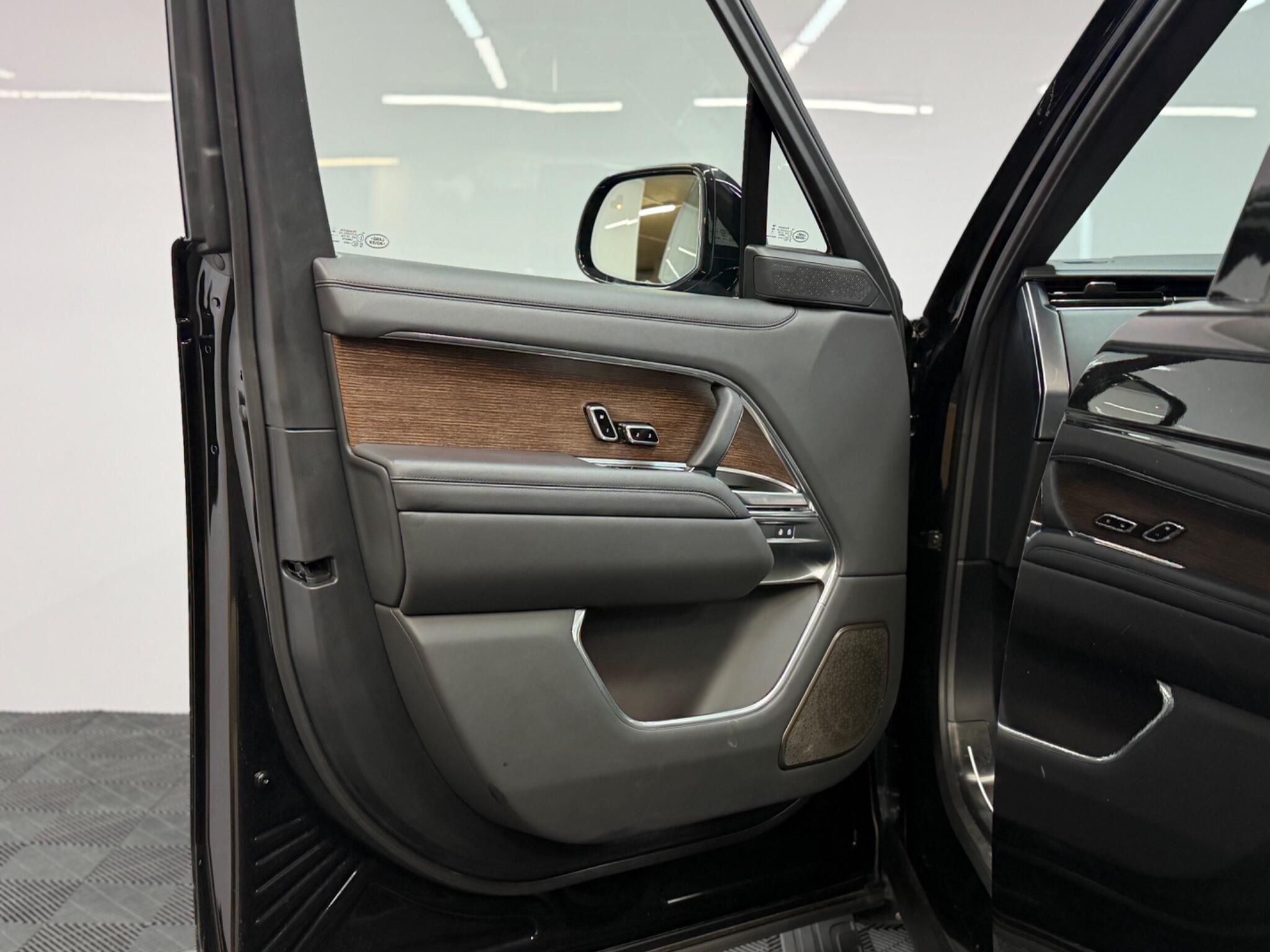 Land Rover Range Rover — image 29 of 41