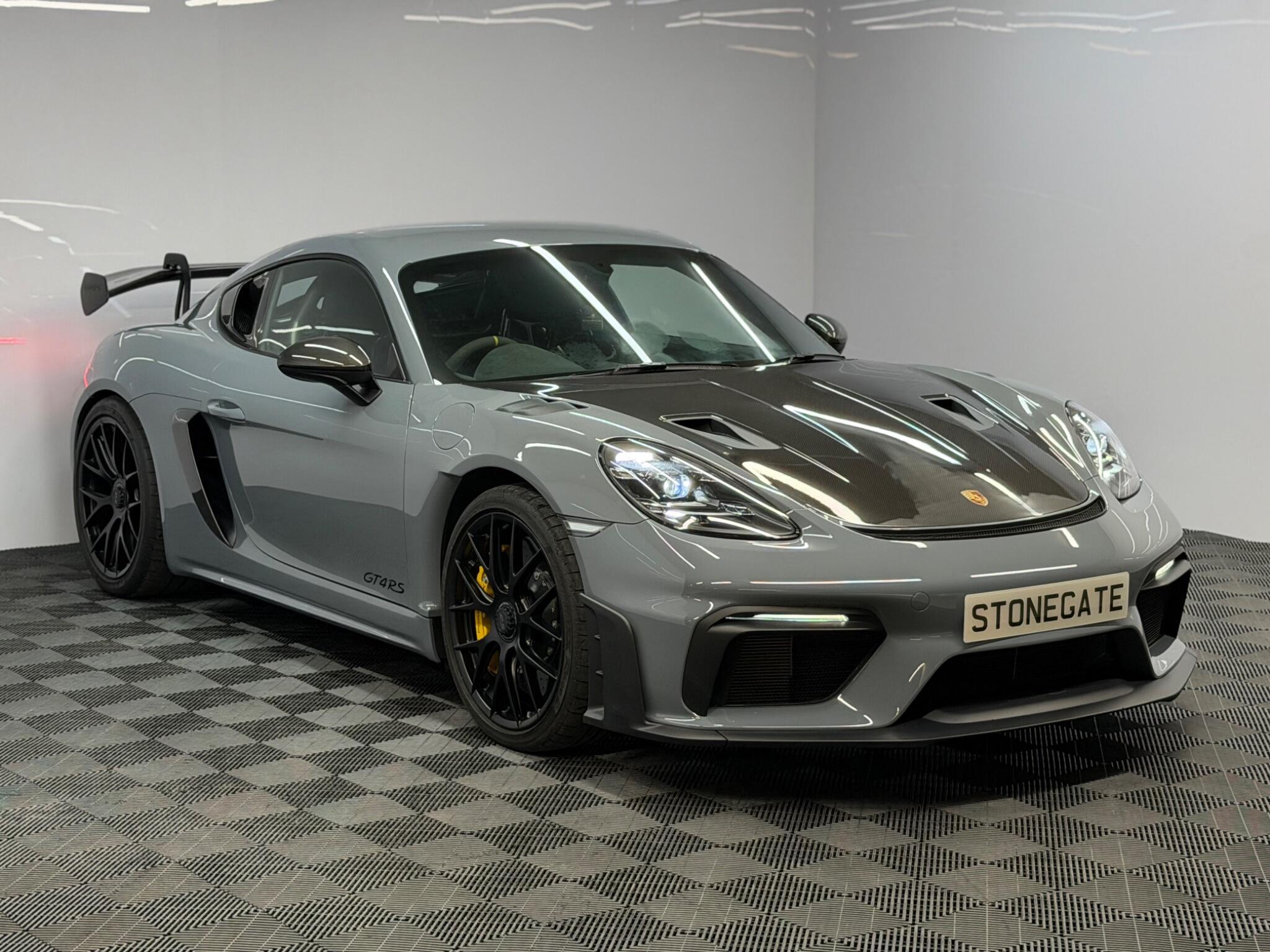 Porsche 718 Cayman — image 4 of 5