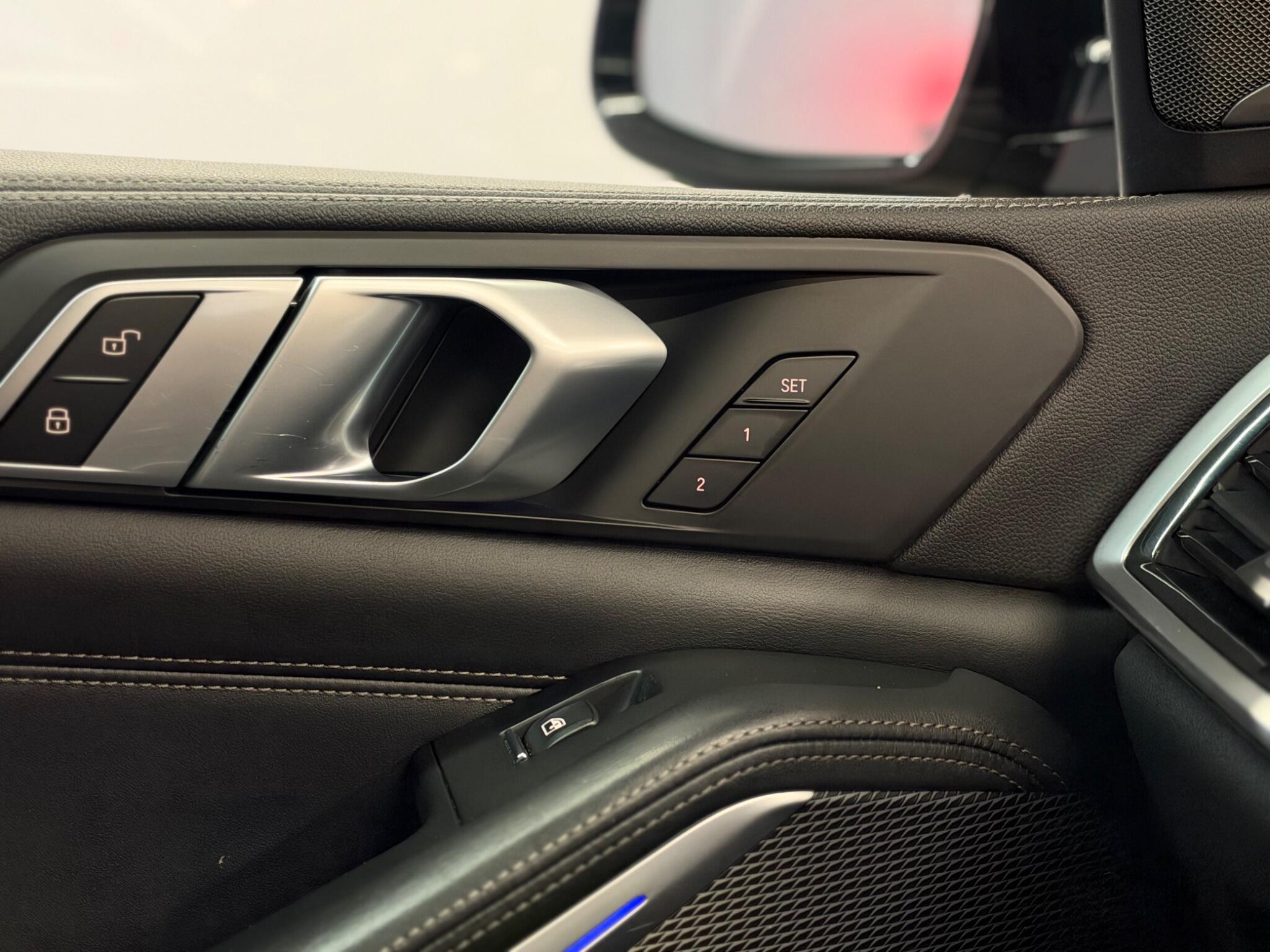 BMW X5 — image 38 of 51