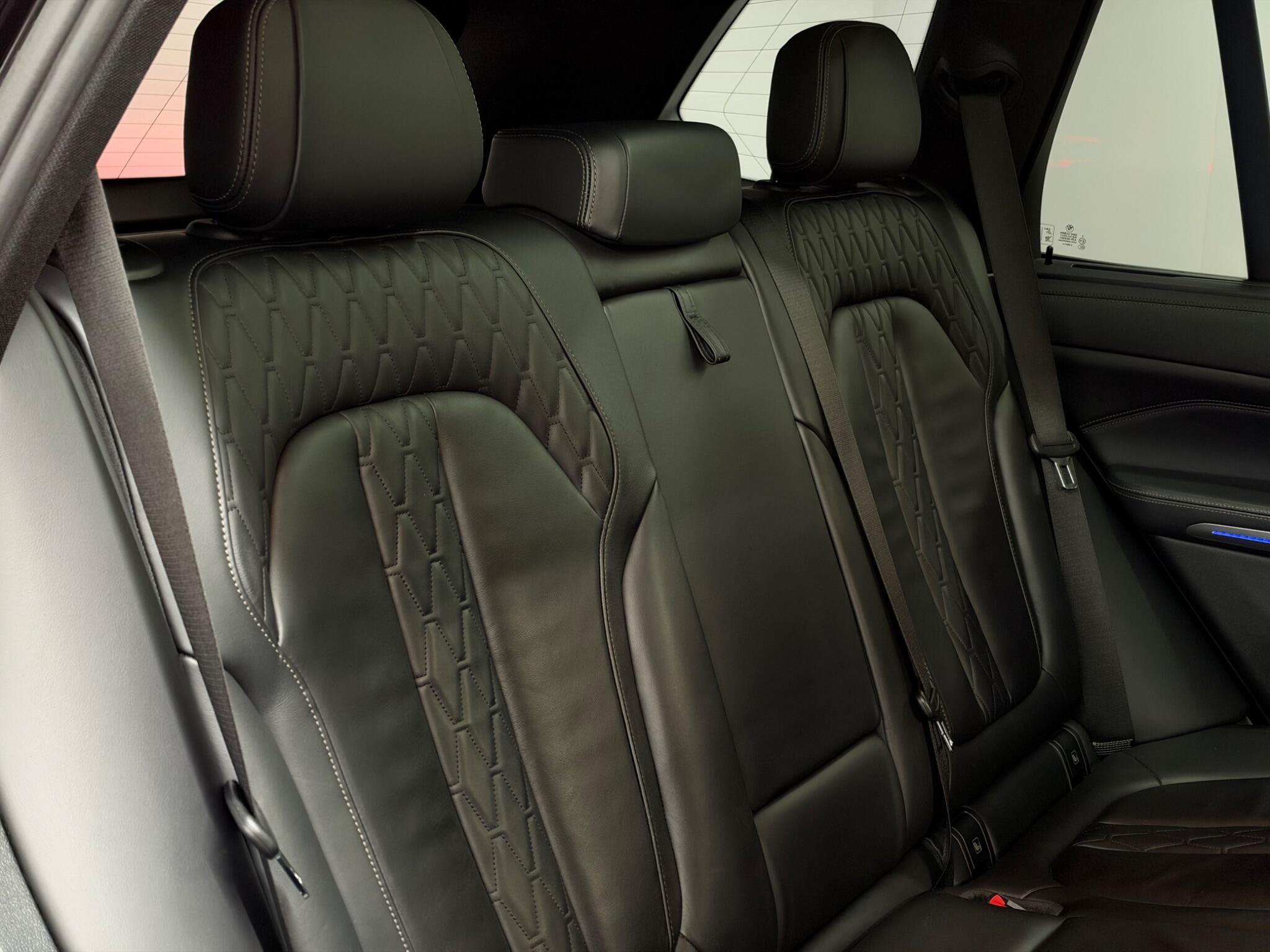 BMW X5 — image 27 of 51