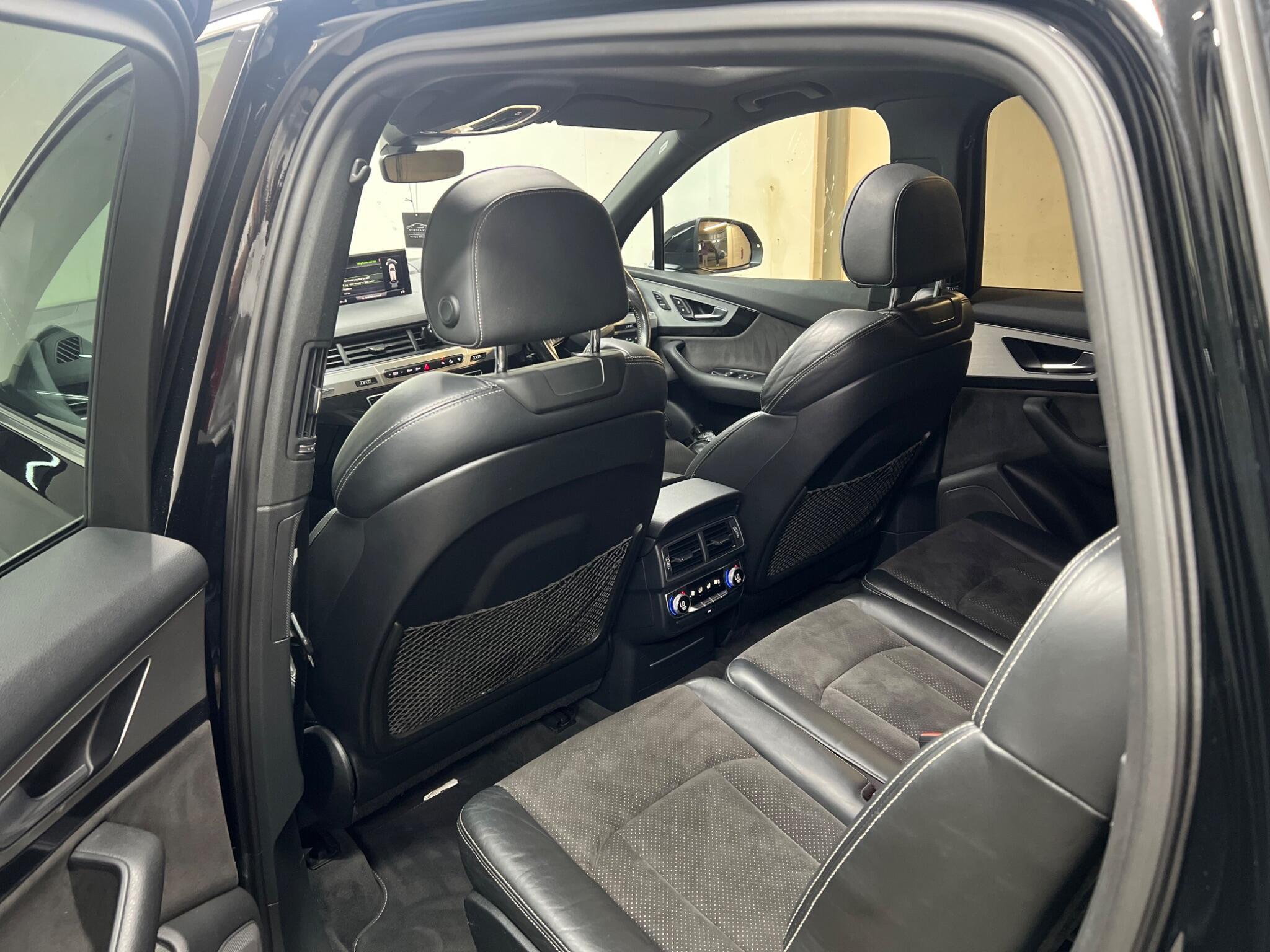 Audi Q7 — image 13 of 39
