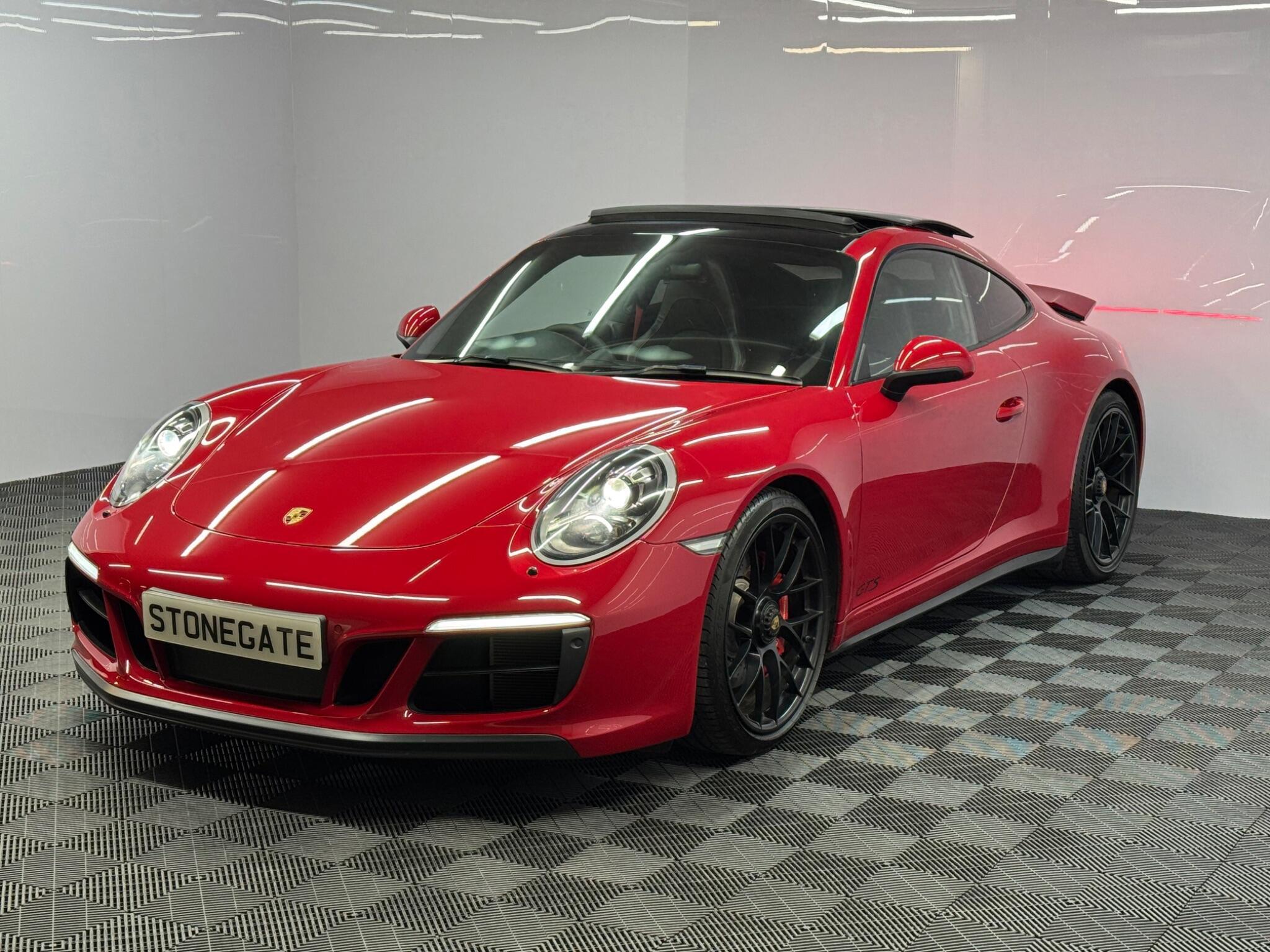 Porsche 911 — image 6 of 38