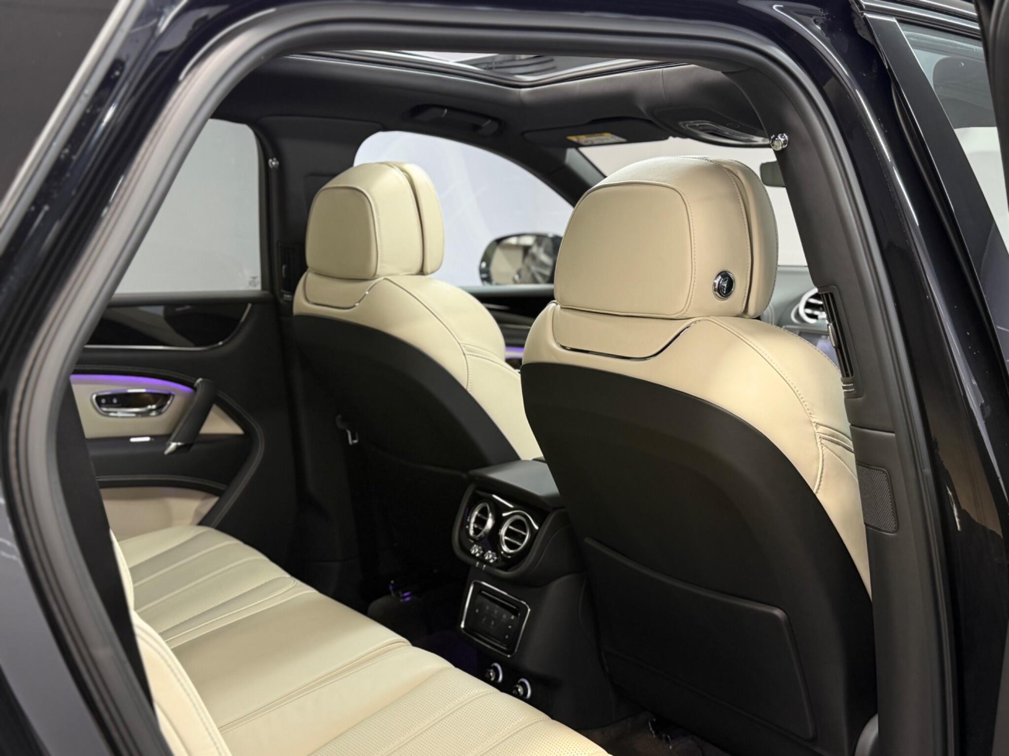 Bentley Bentayga — image 45 of 54
