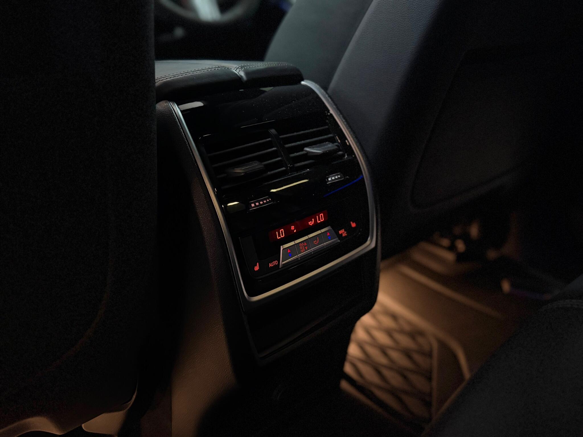 BMW X5 — image 39 of 47