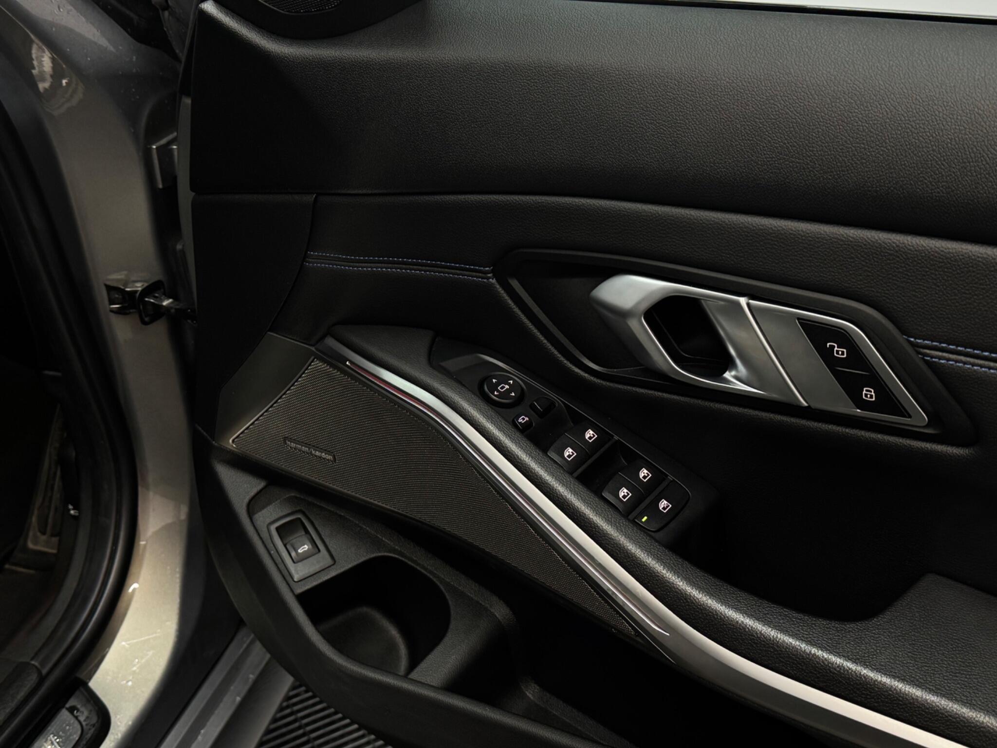 BMW 3 Series — image 35 of 41
