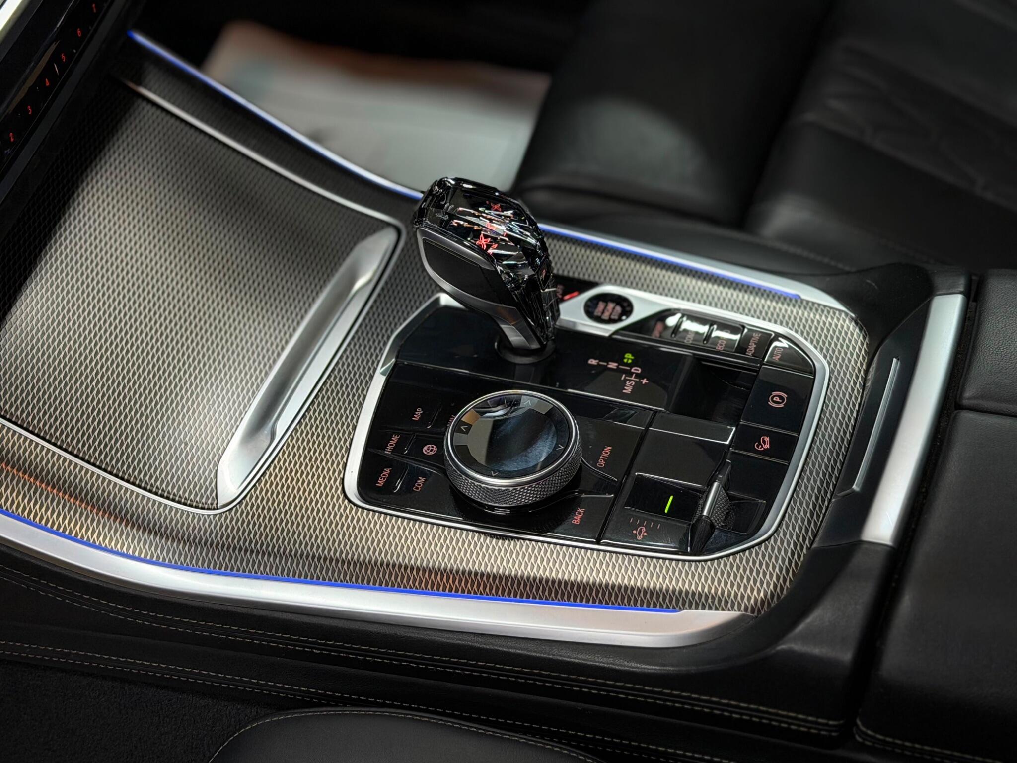 BMW X5 — image 9 of 30
