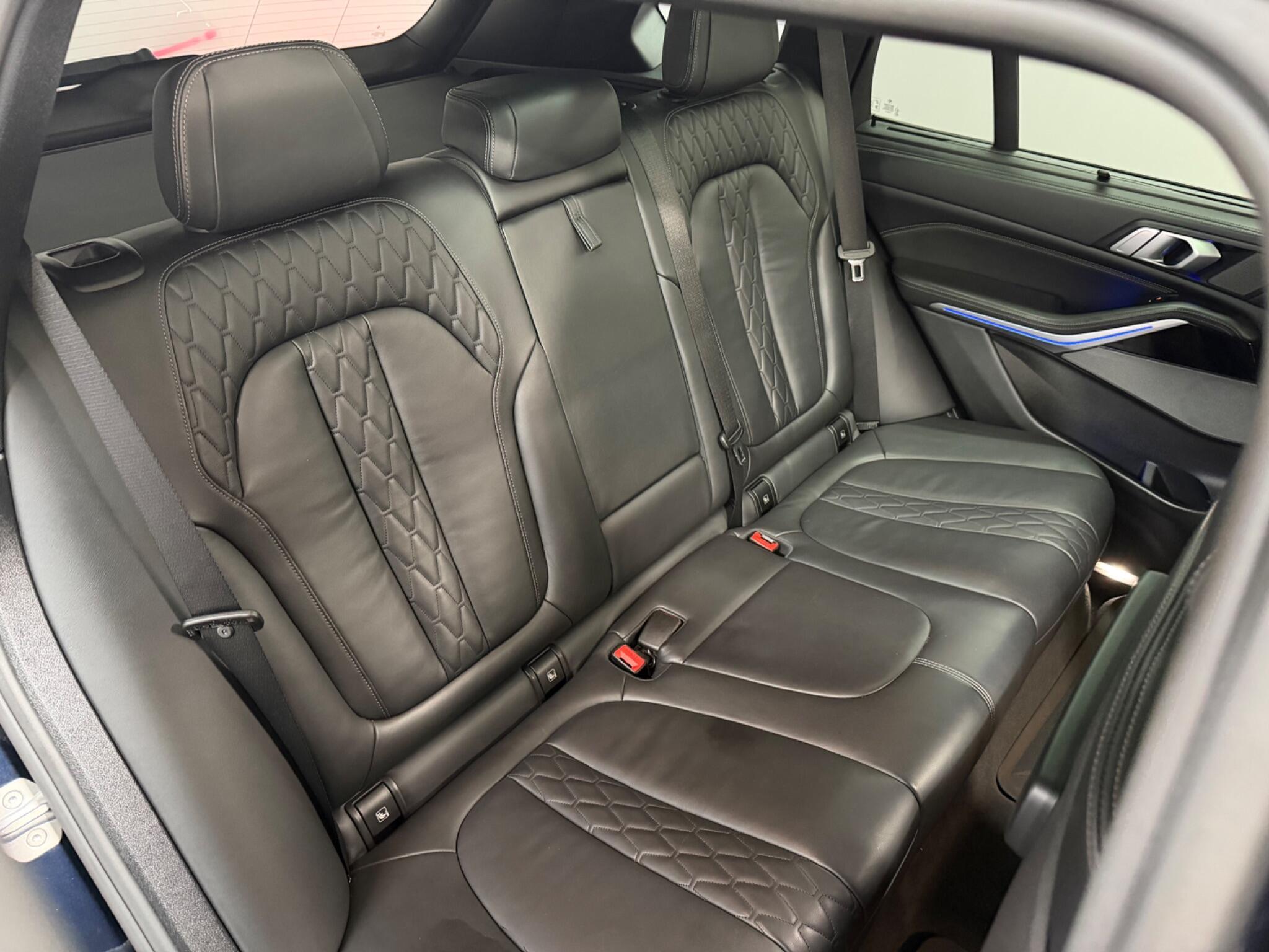 BMW X5 — image 24 of 47