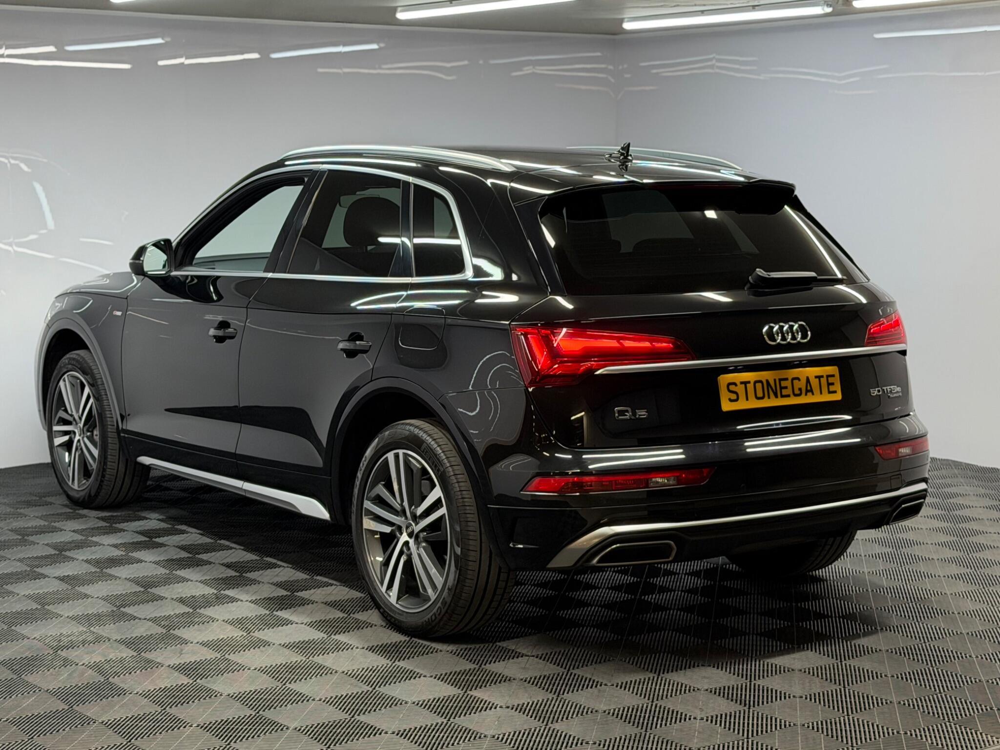 Audi Q5 — image 2 of 31