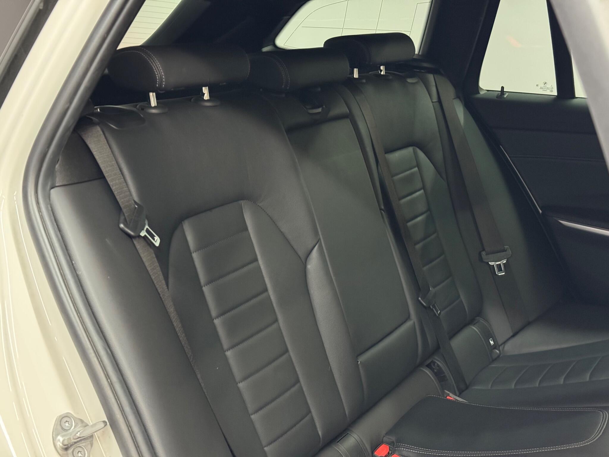 BMW 3 Series — image 18 of 38