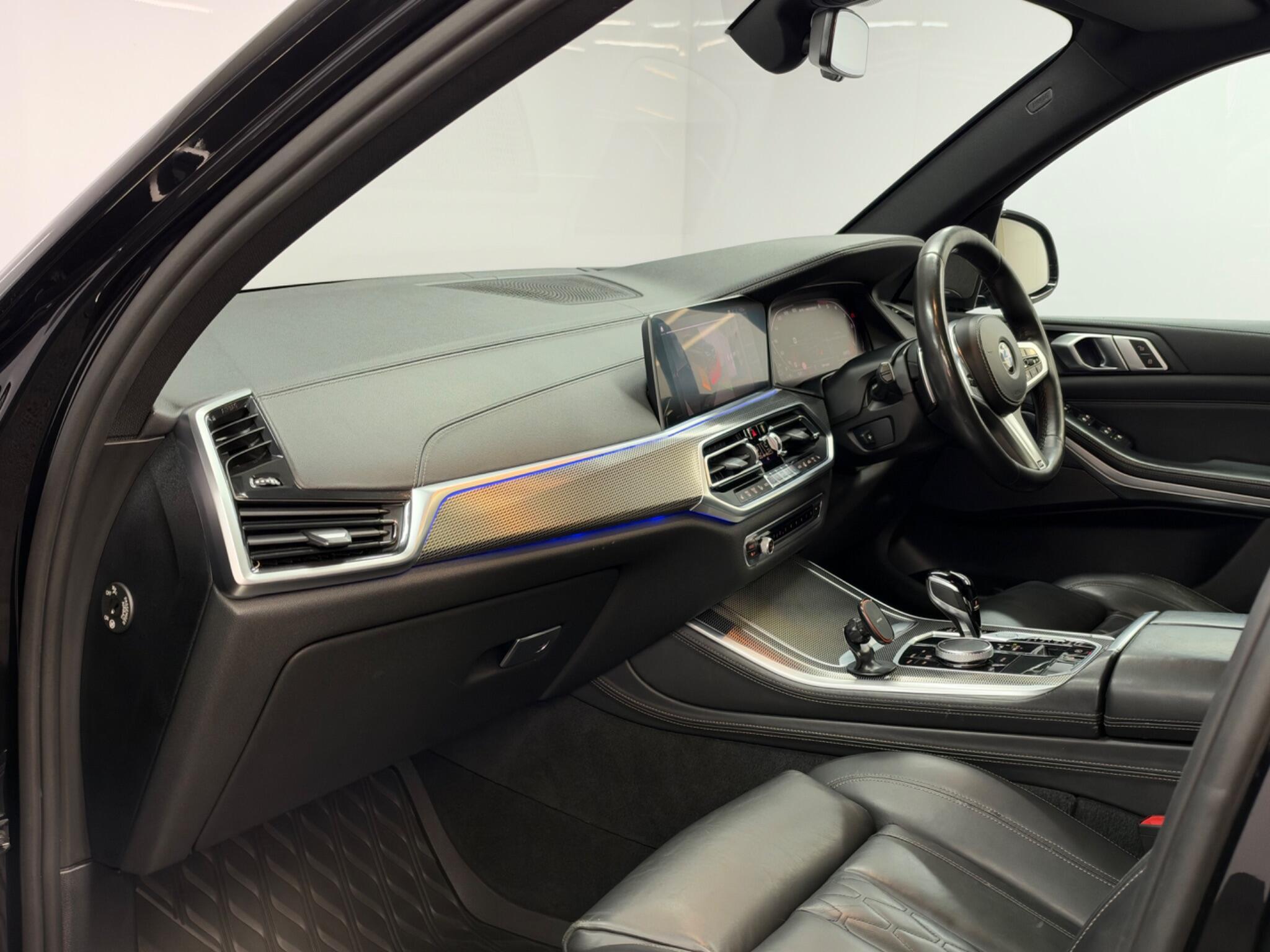 BMW X5 — image 30 of 51
