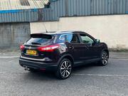 2015 Nissan Qashqai 1.5 dCi Tekna SUV 5dr Diesel Manual 2WD Euro 5 (s/s) (110 ps) - Image 3