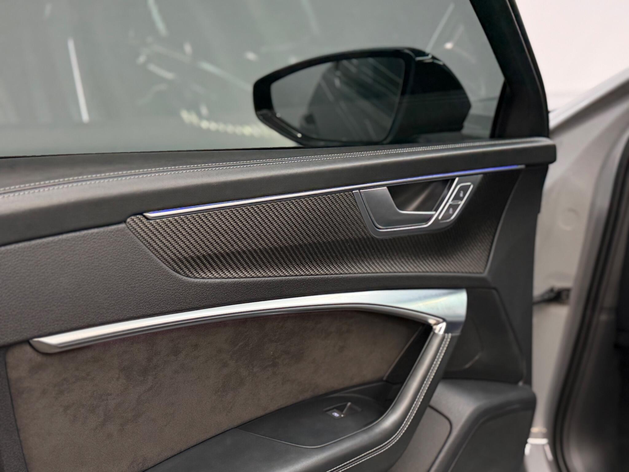 Audi RS6 Avant — image 49 of 51