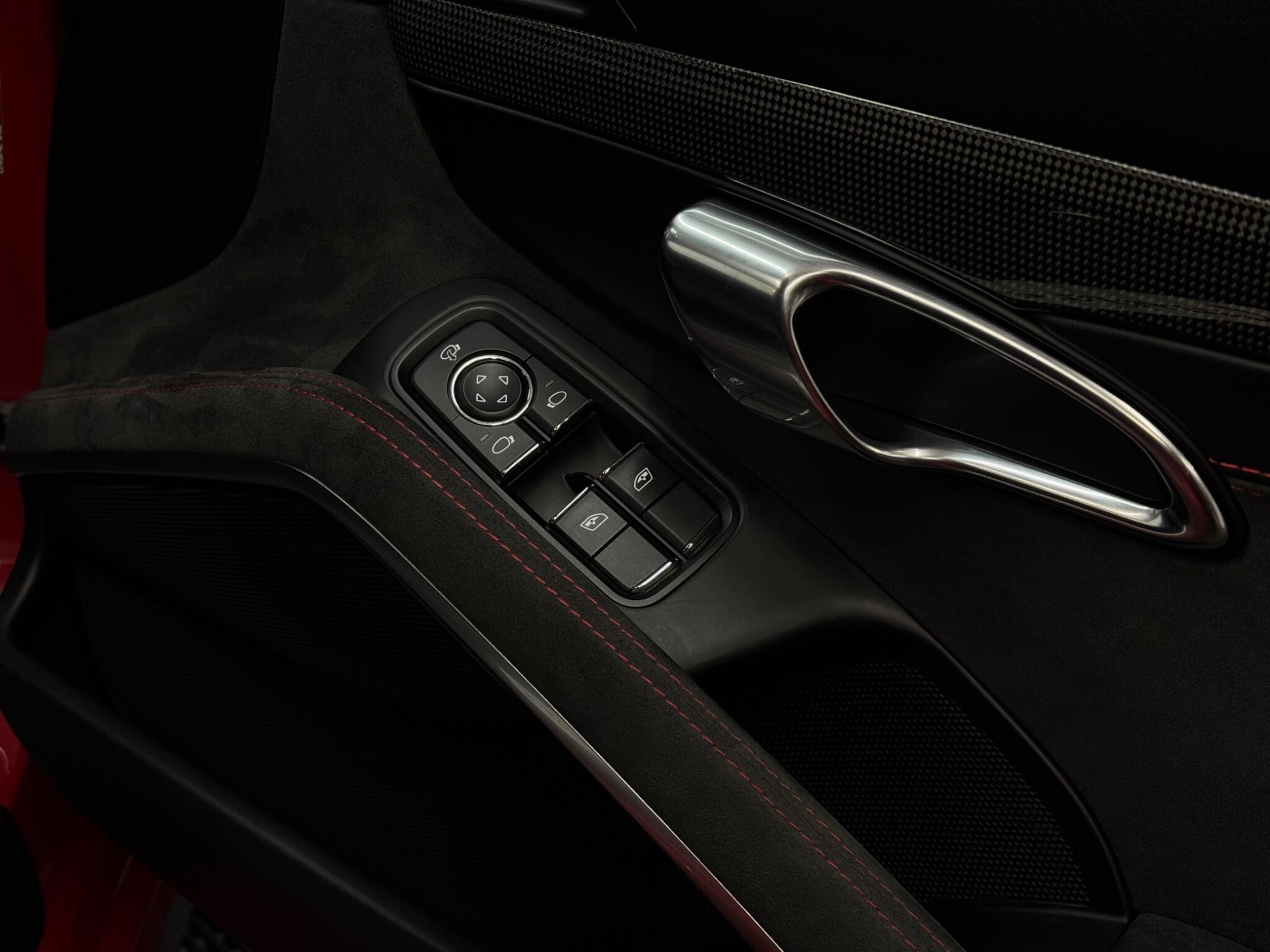 Porsche 911 — image 37 of 38